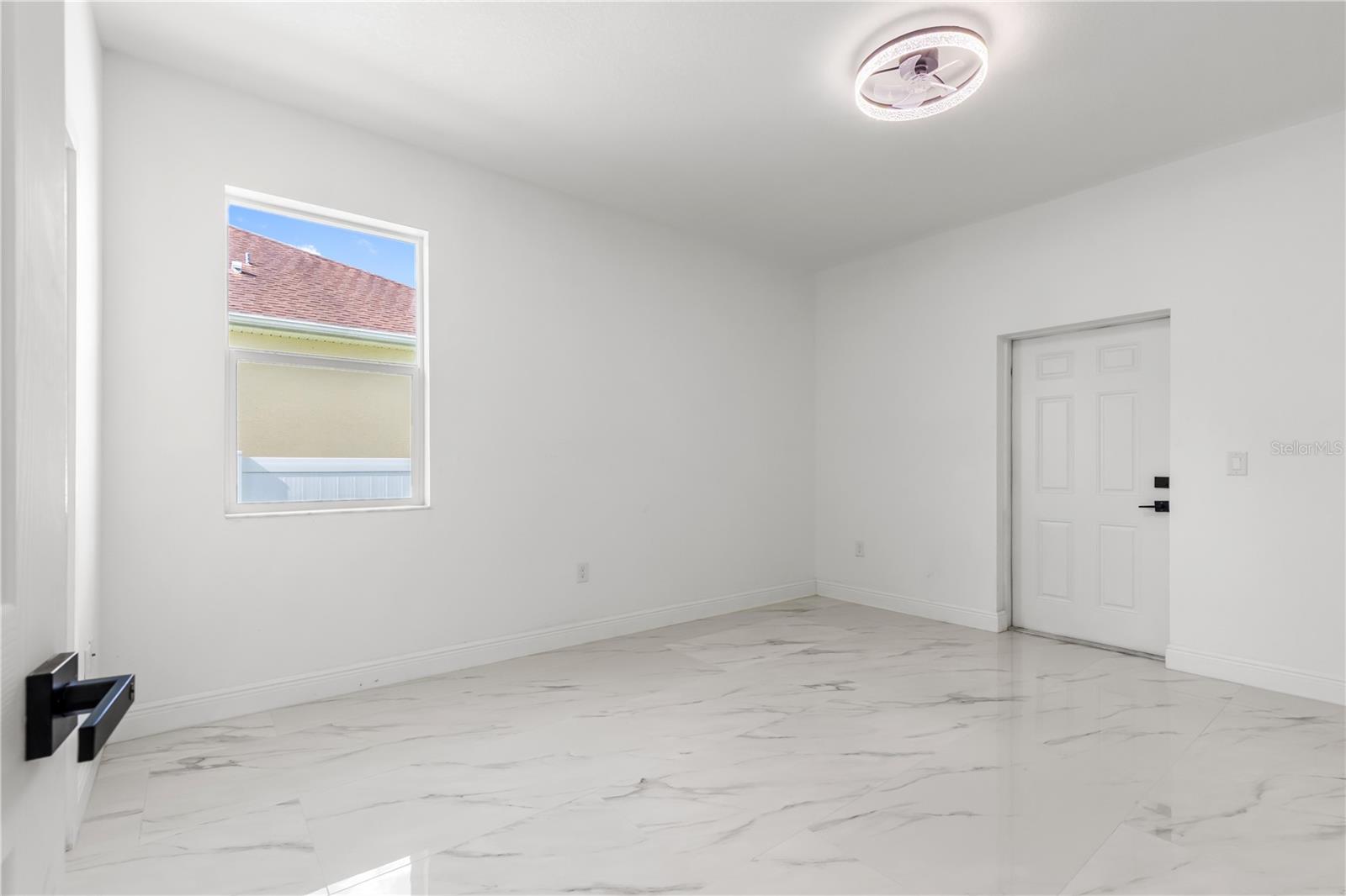 SILVER LAKE ESTATES - Residential