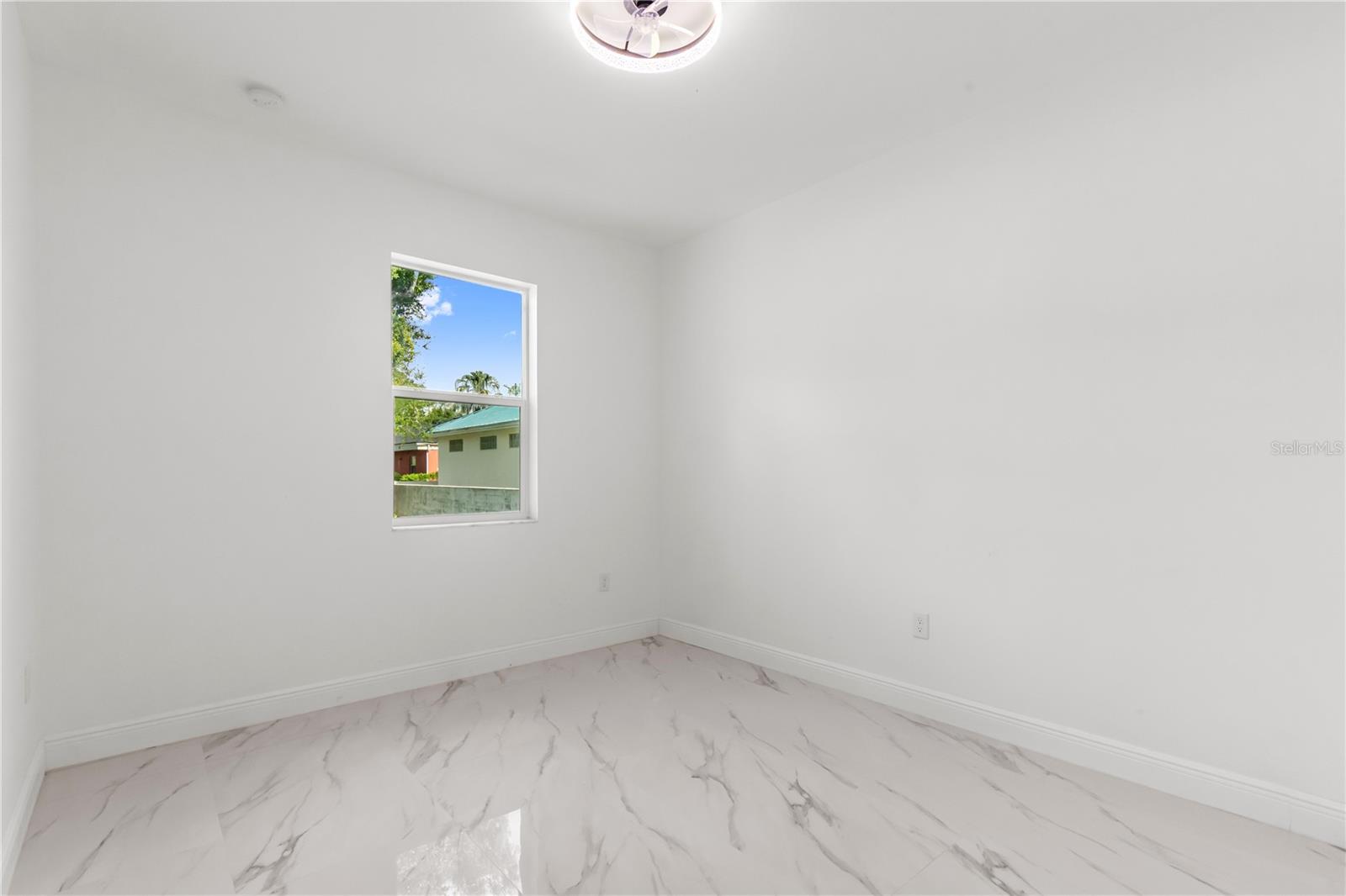SILVER LAKE ESTATES - Residential