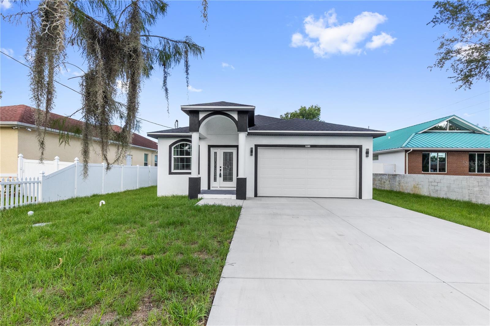 SILVER LAKE ESTATES - Residential