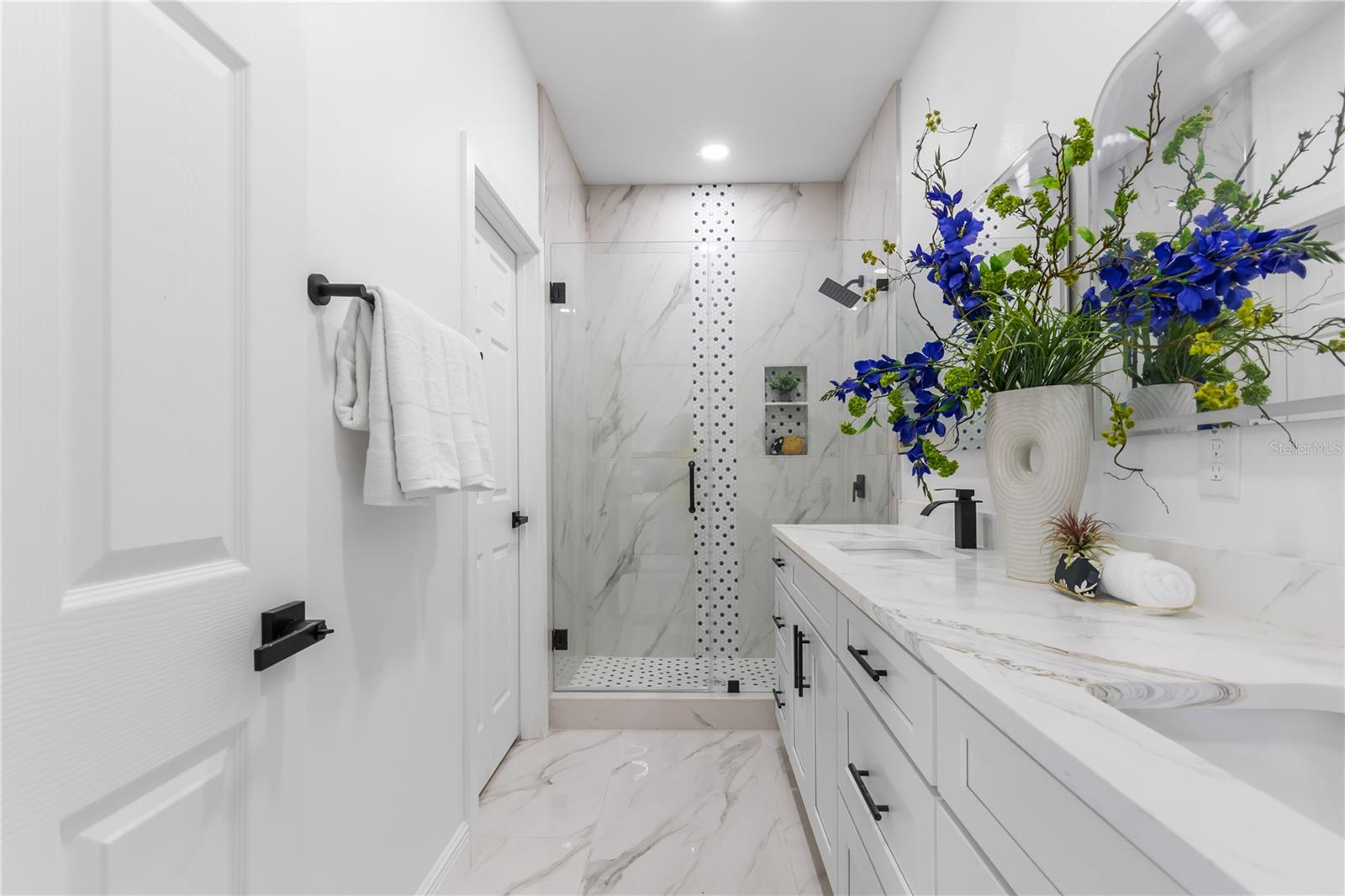 SILVER LAKE ESTATES - Residential