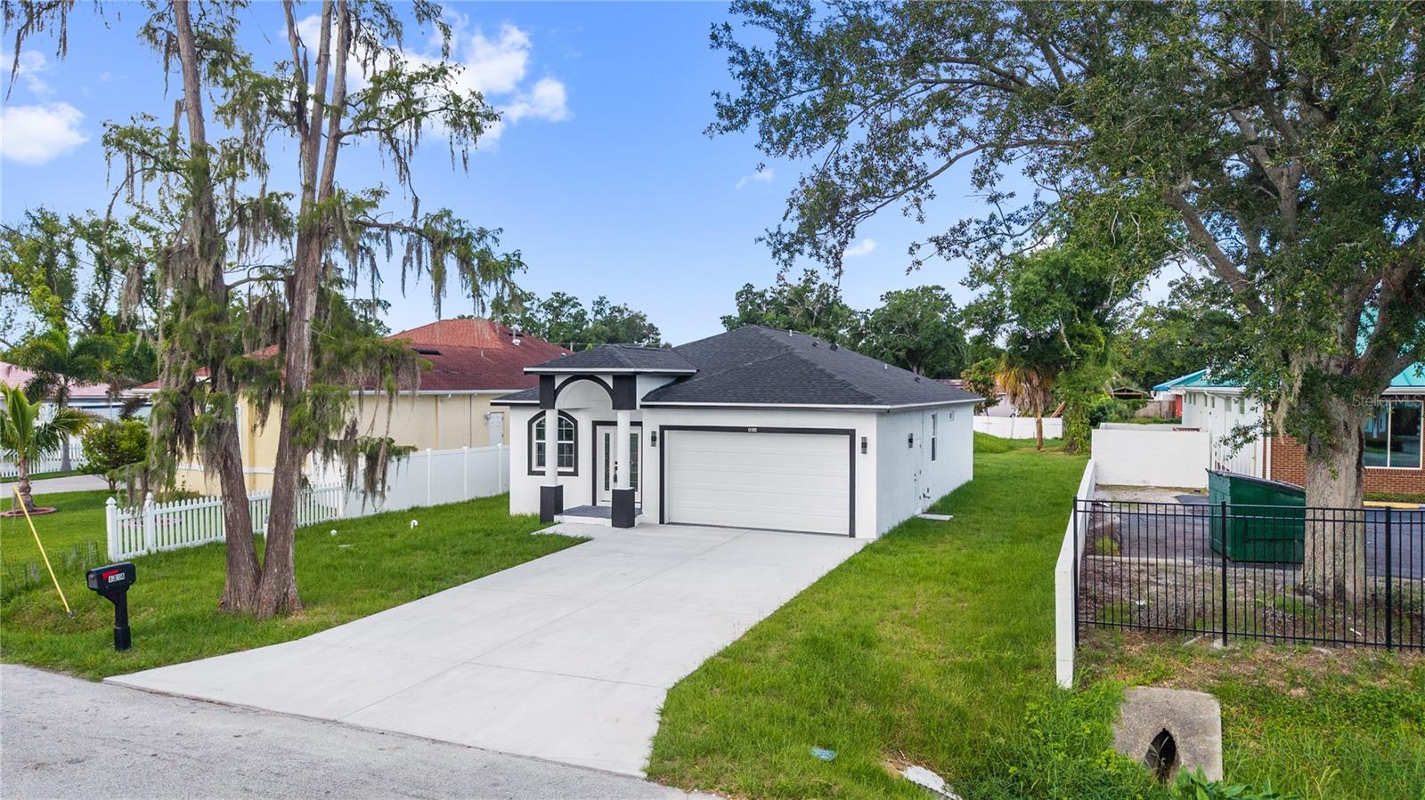 SILVER LAKE ESTATES - Residential