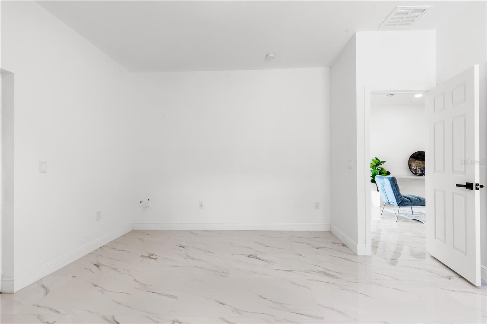 SILVER LAKE ESTATES - Residential