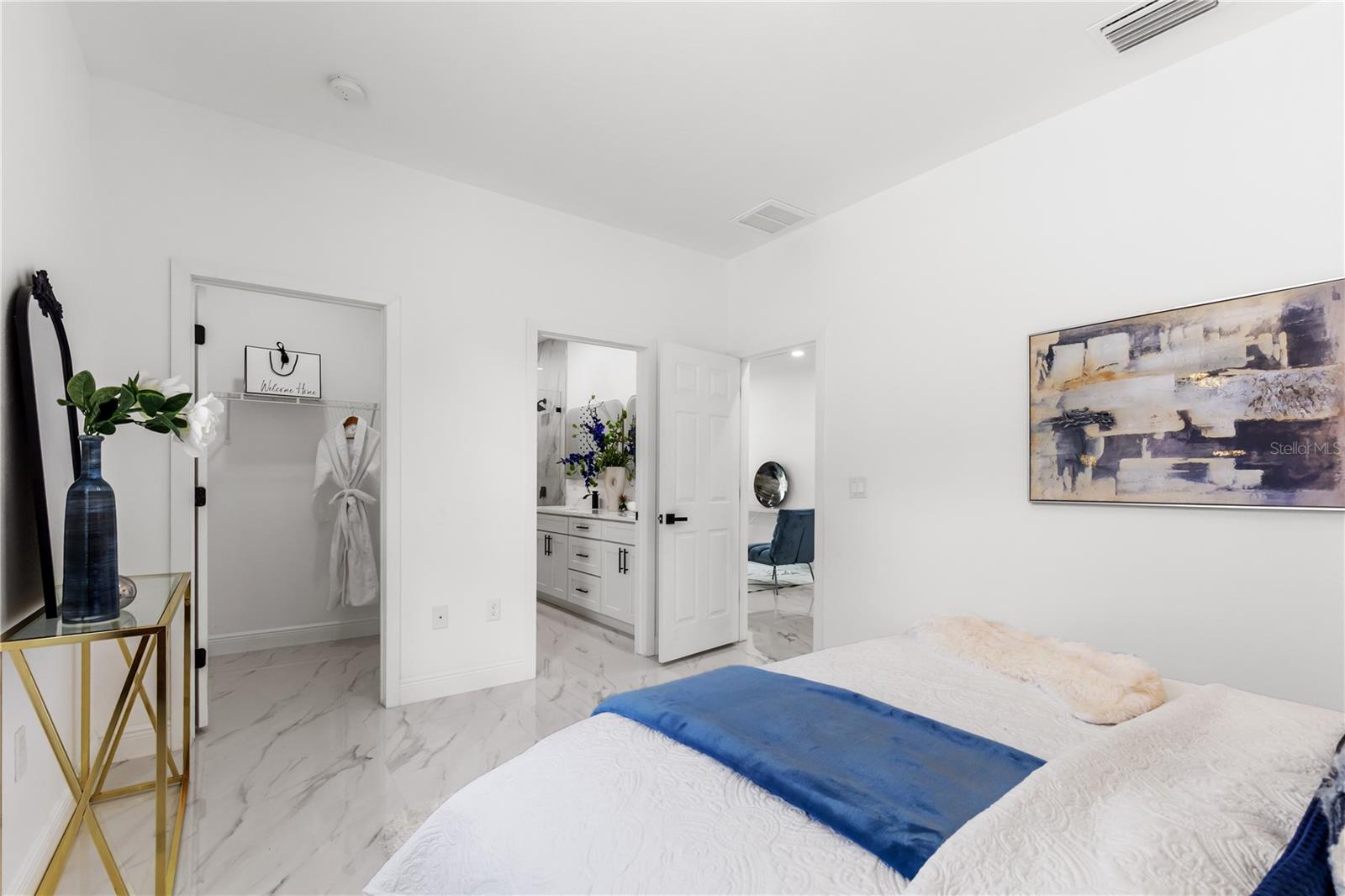 SILVER LAKE ESTATES - Residential