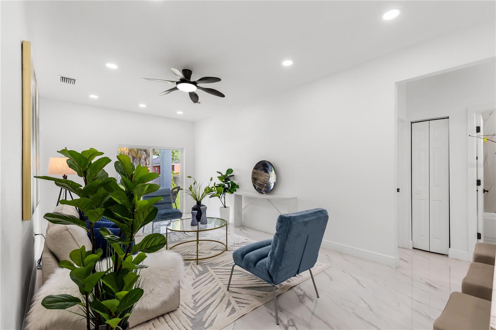 SILVER LAKE ESTATES - Residential