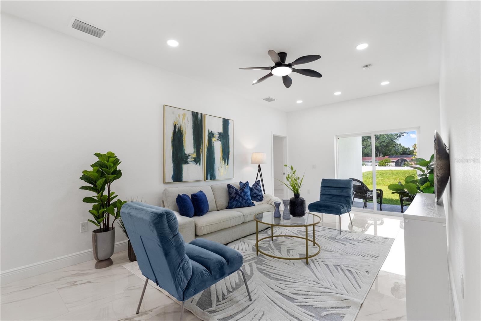 SILVER LAKE ESTATES - Residential