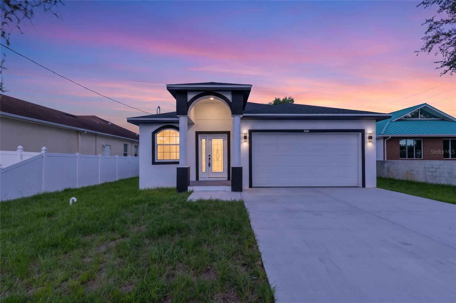 SILVER LAKE ESTATES - Residential