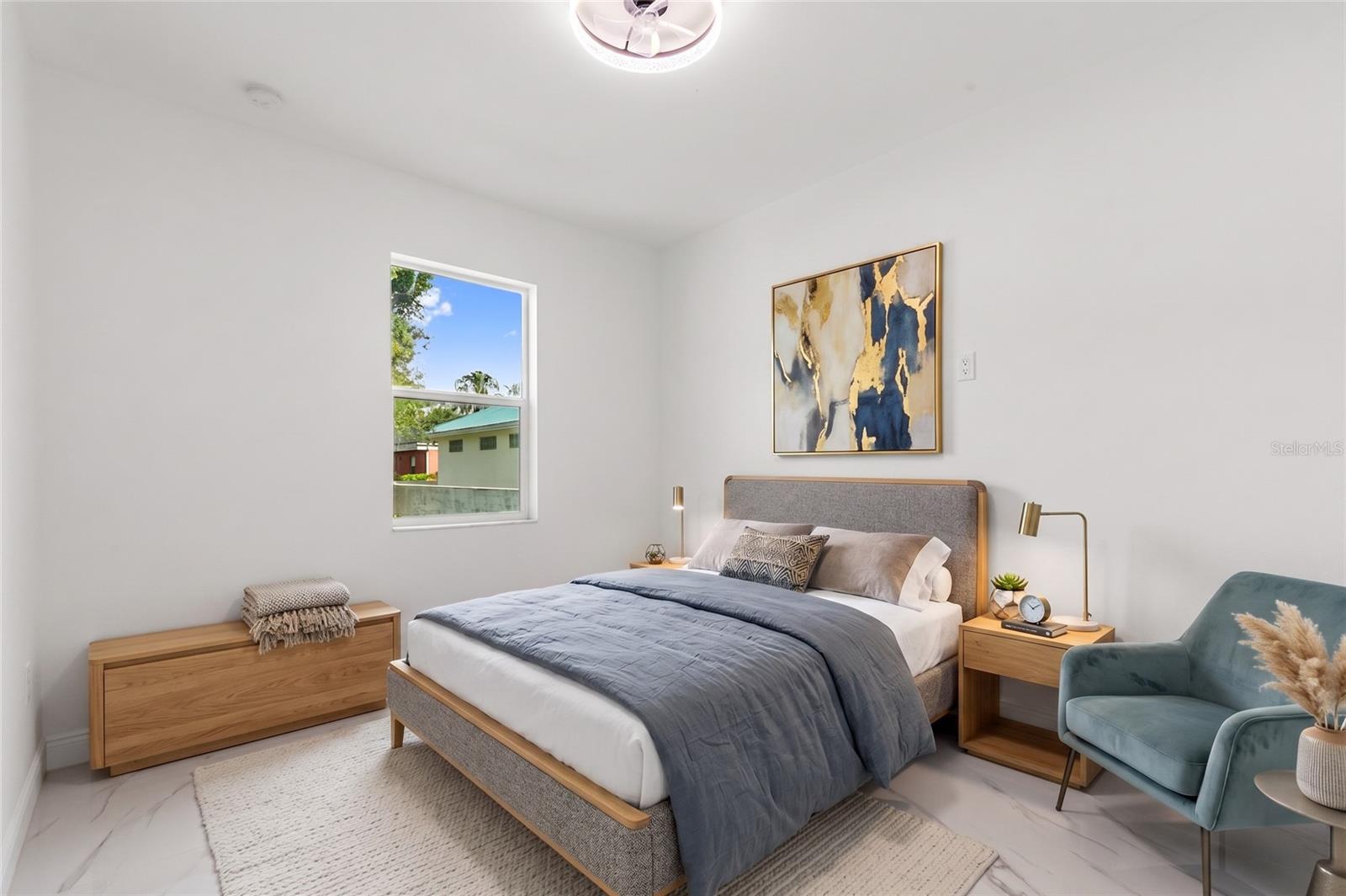 SILVER LAKE ESTATES - Residential