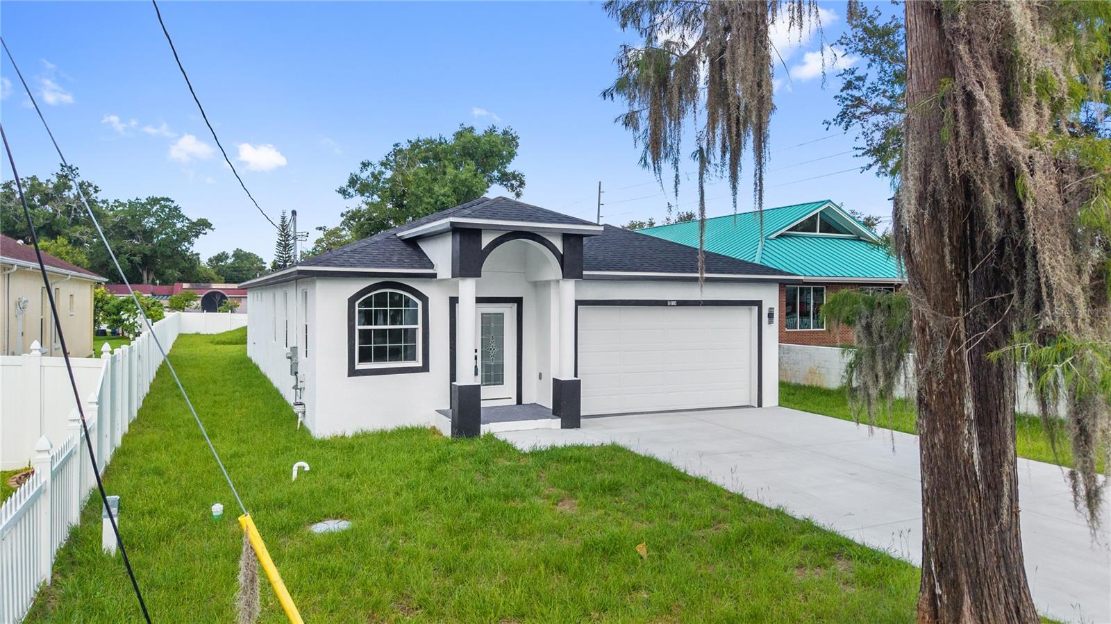 SILVER LAKE ESTATES - Residential