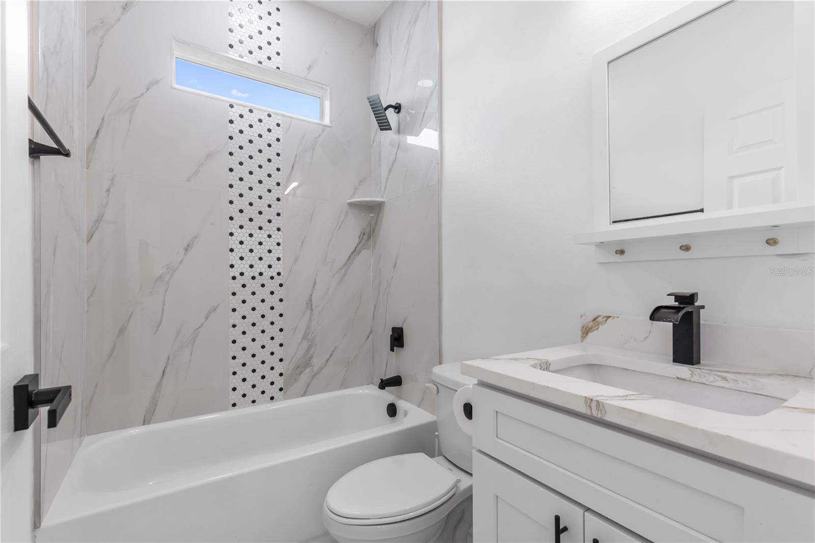 SILVER LAKE ESTATES - Residential