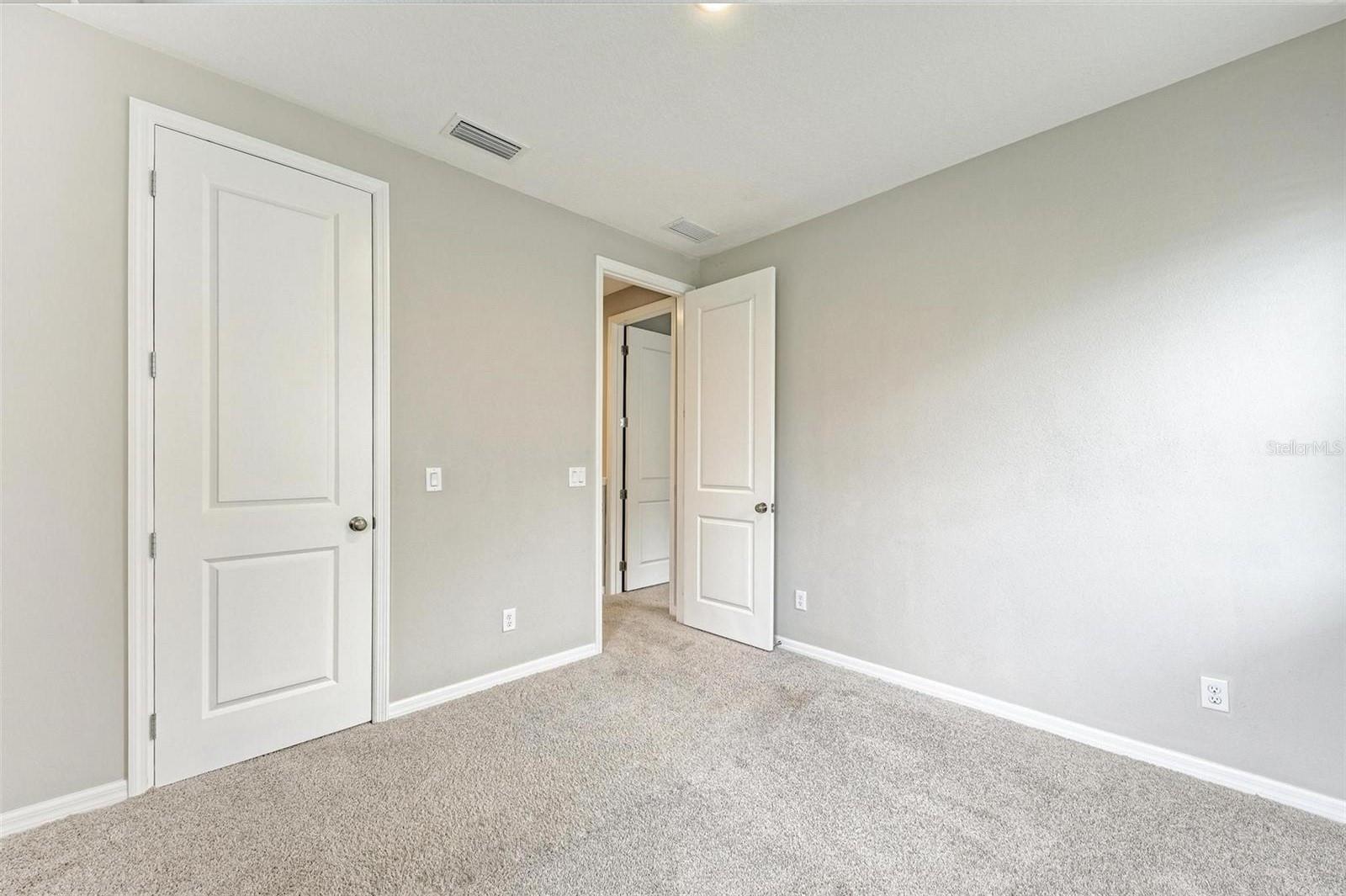 GRANDVIEW AT THE HEIGHTS - Residential Lease