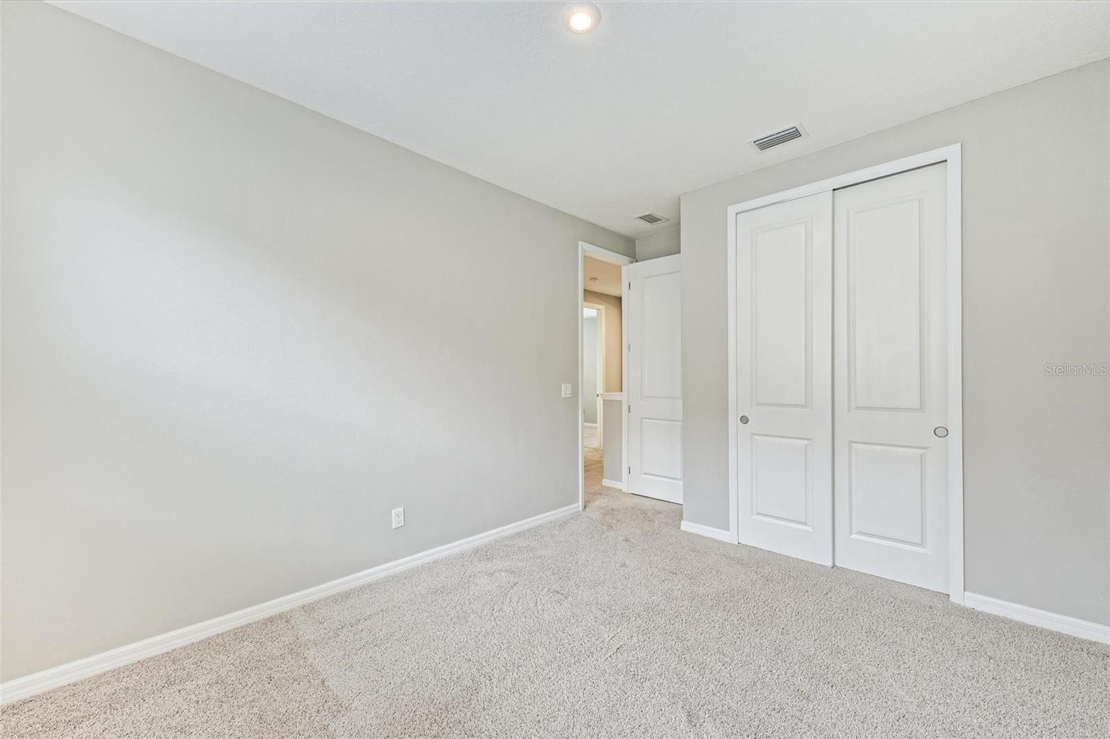 GRANDVIEW AT THE HEIGHTS - Residential Lease