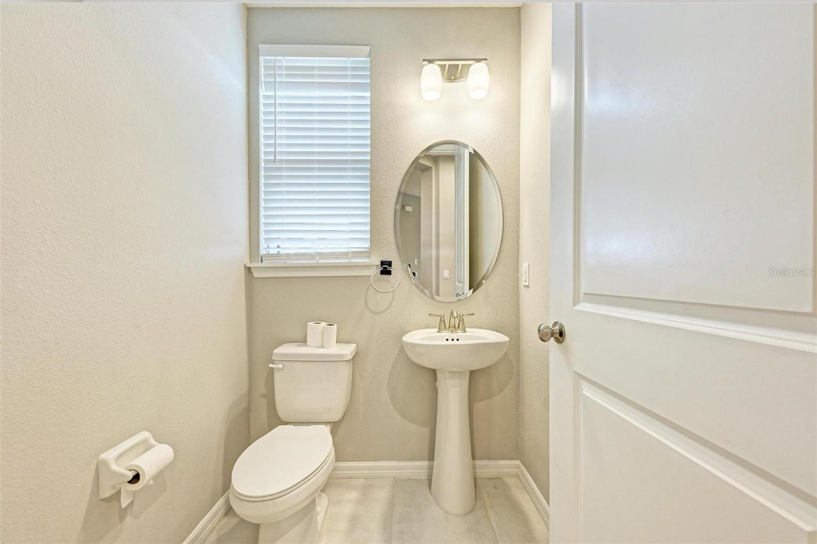 GRANDVIEW AT THE HEIGHTS - Residential Lease