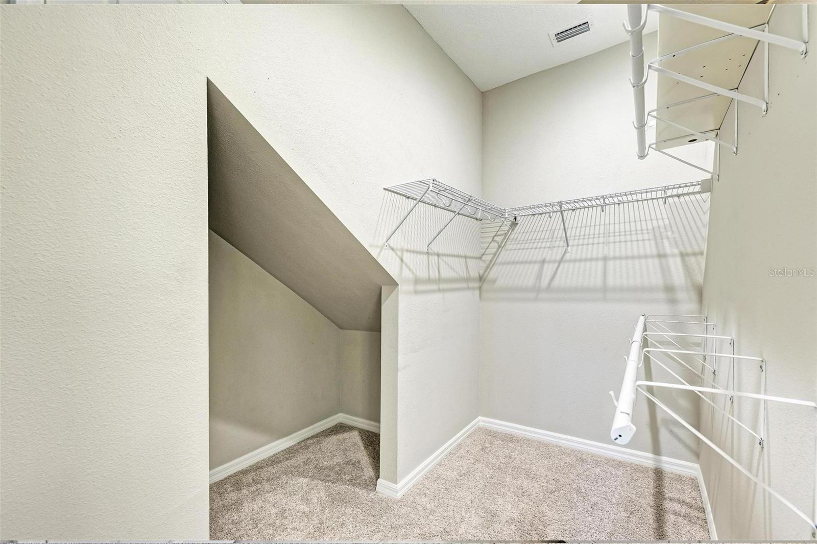 GRANDVIEW AT THE HEIGHTS - Residential Lease