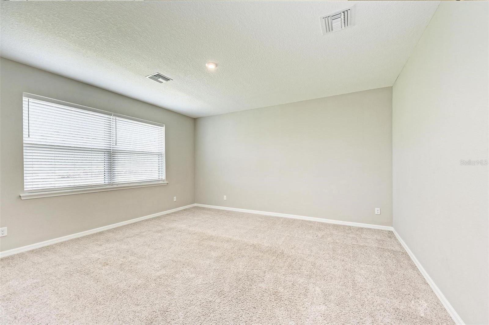 GRANDVIEW AT THE HEIGHTS - Residential Lease