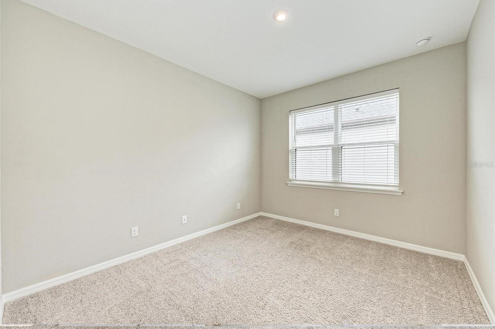 GRANDVIEW AT THE HEIGHTS - Residential Lease
