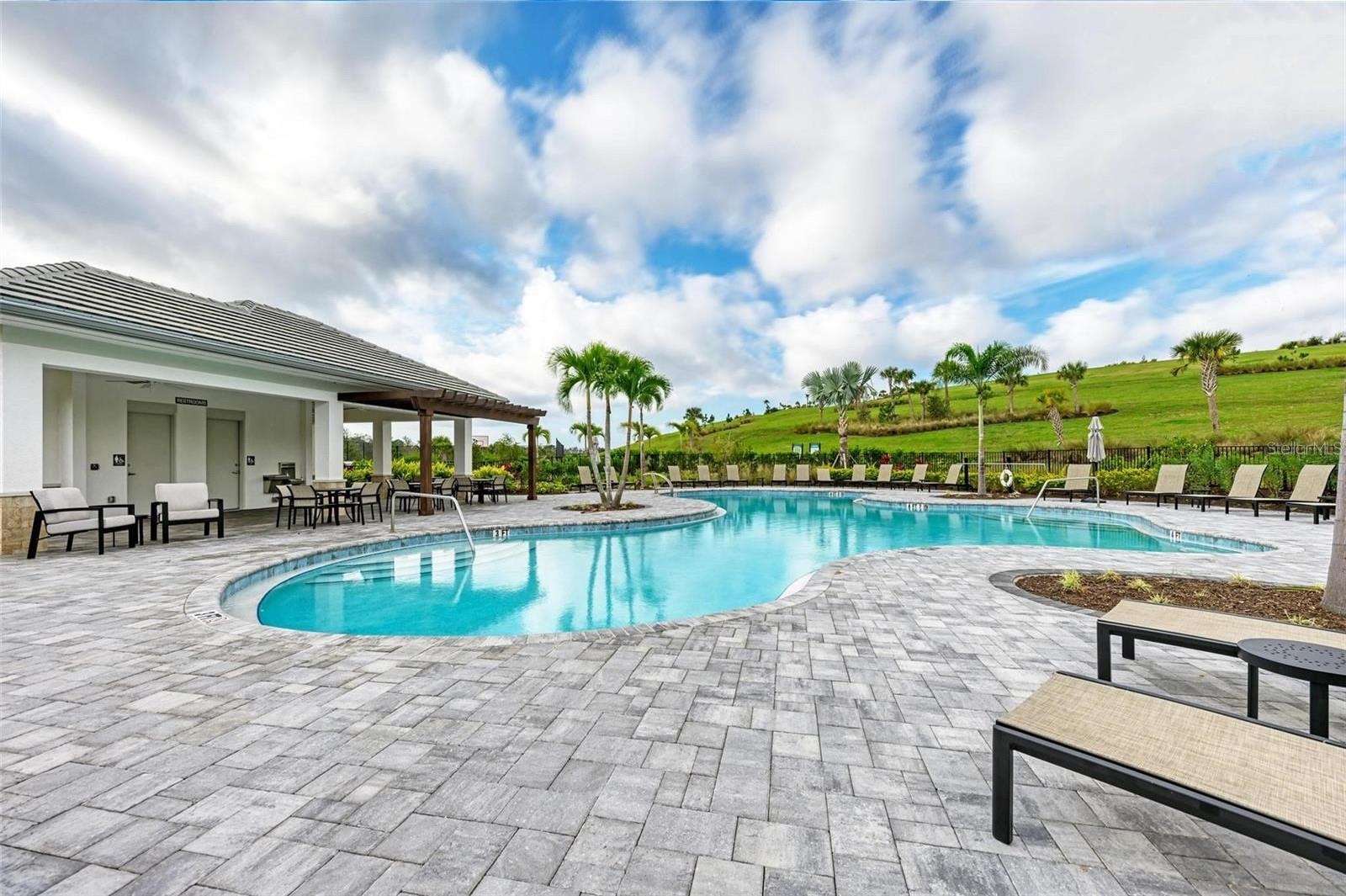 GRANDVIEW AT THE HEIGHTS - Residential Lease