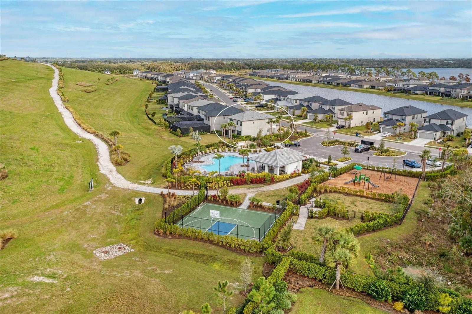 GRANDVIEW AT THE HEIGHTS - Residential Lease