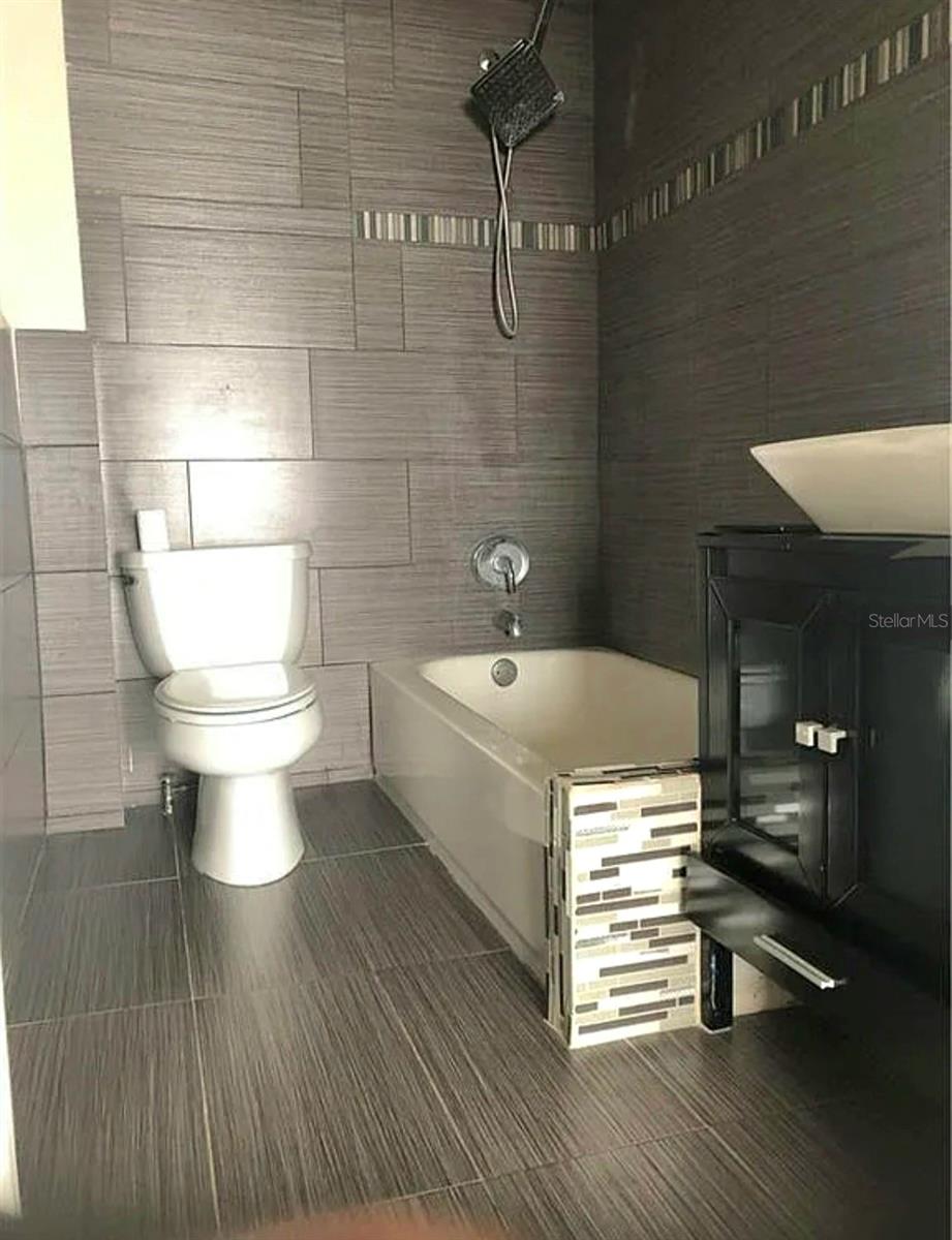 LAKE DAVIS HEIGHTS - Residential Lease
