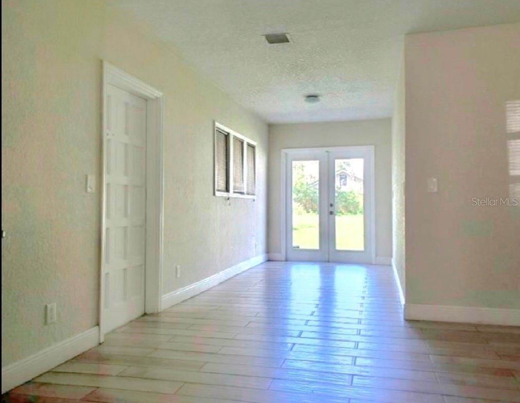 LAKE DAVIS HEIGHTS - Residential Lease