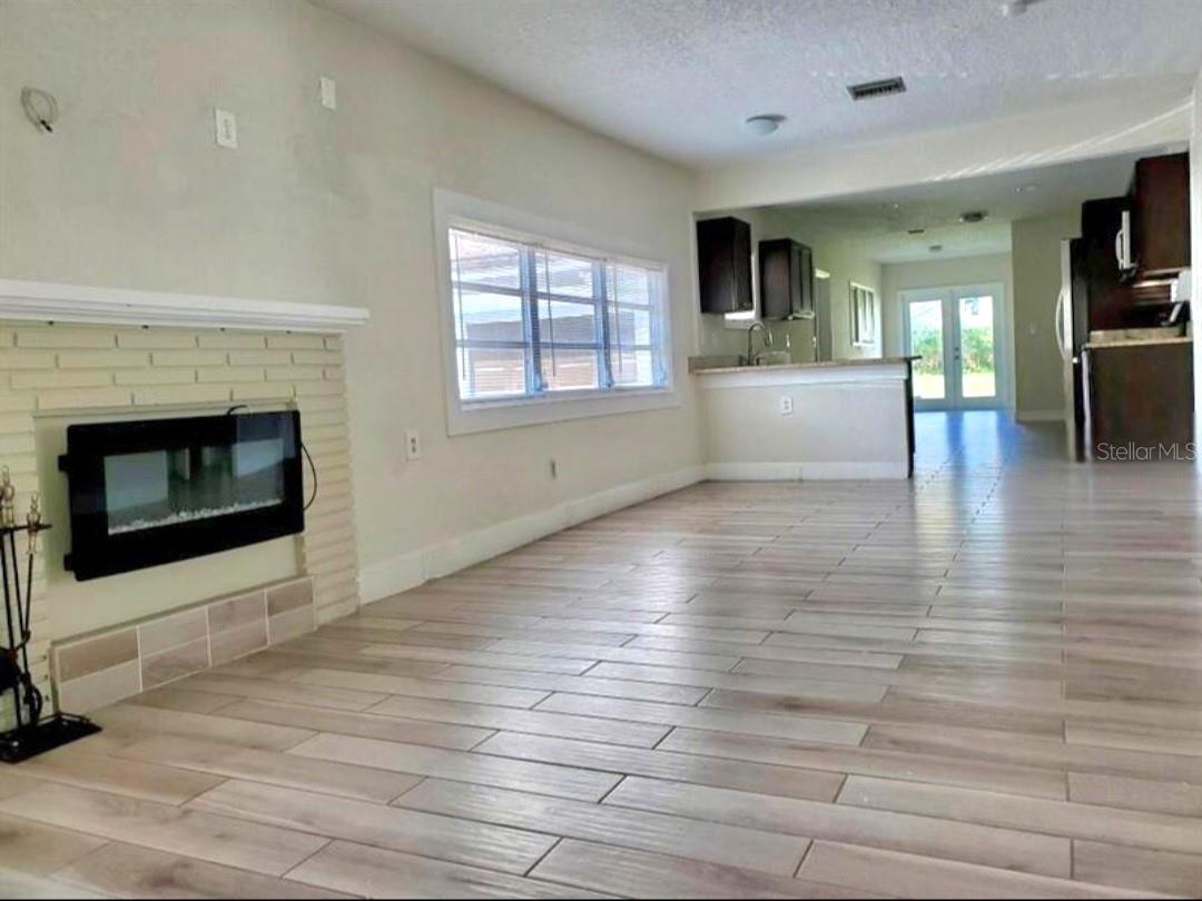 LAKE DAVIS HEIGHTS - Residential Lease