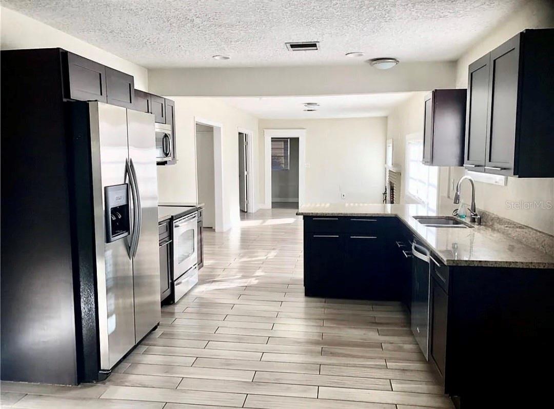LAKE DAVIS HEIGHTS - Residential Lease