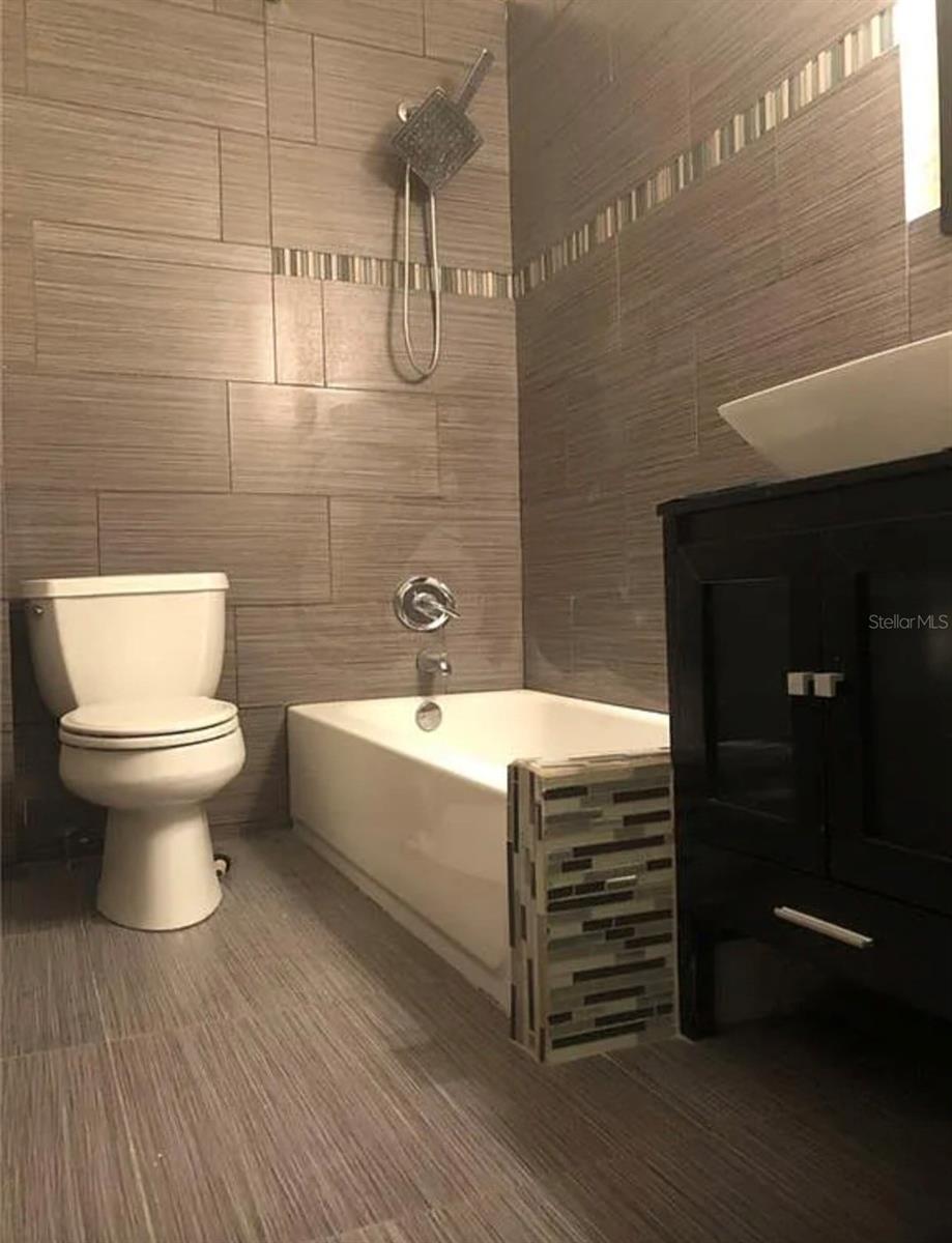LAKE DAVIS HEIGHTS - Residential Lease