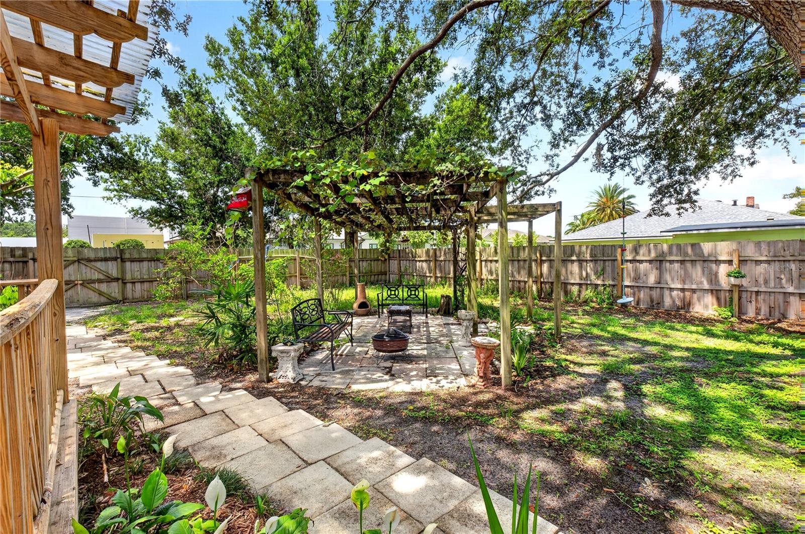 WINTER GARDEN SHORES REP - Residential