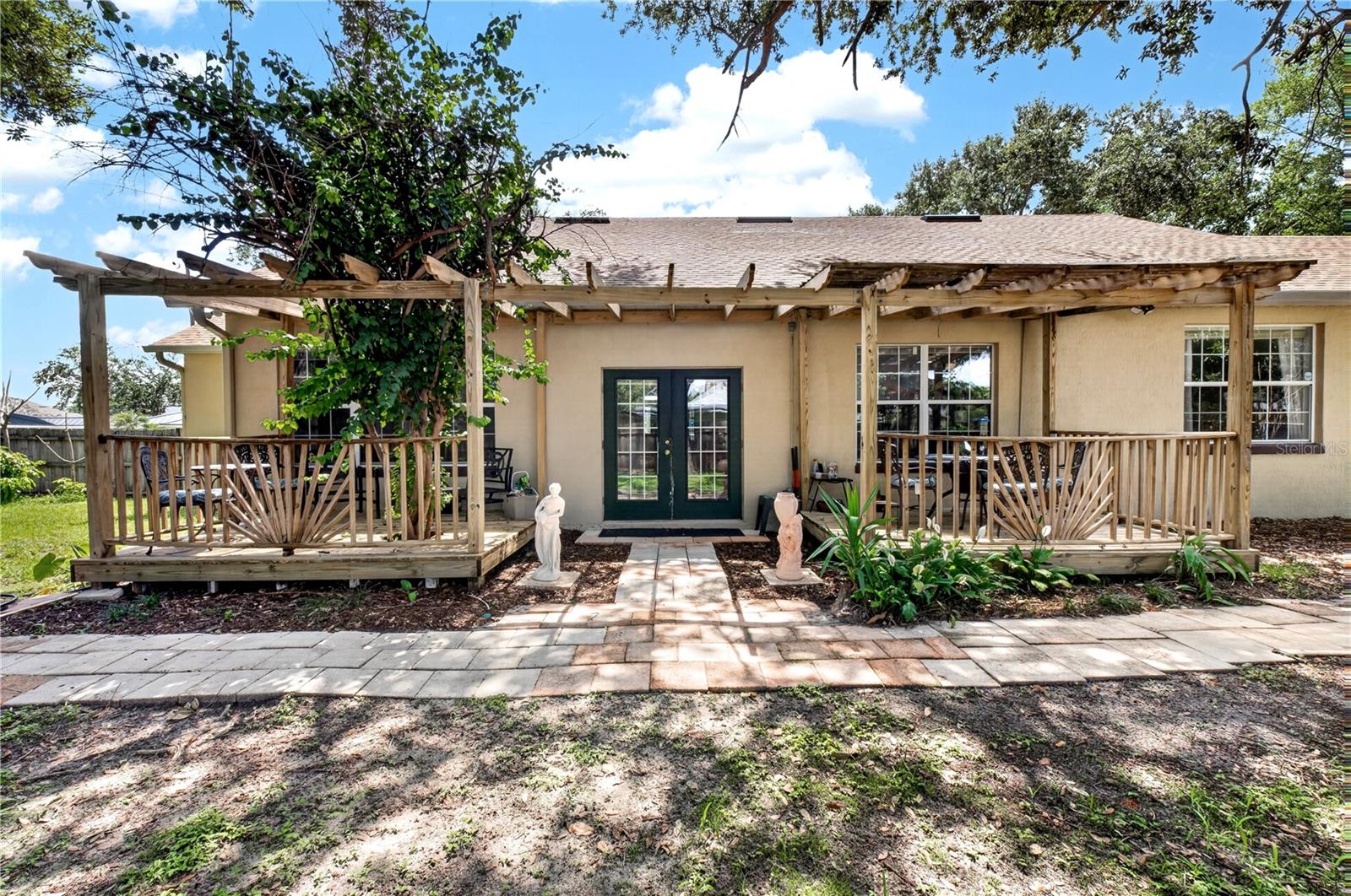 WINTER GARDEN SHORES REP - Residential