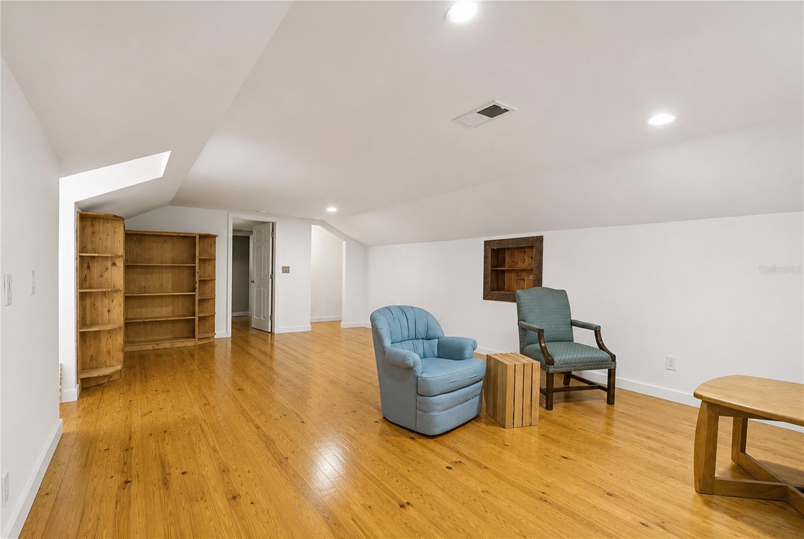 WINTER GARDEN SHORES REP - Residential