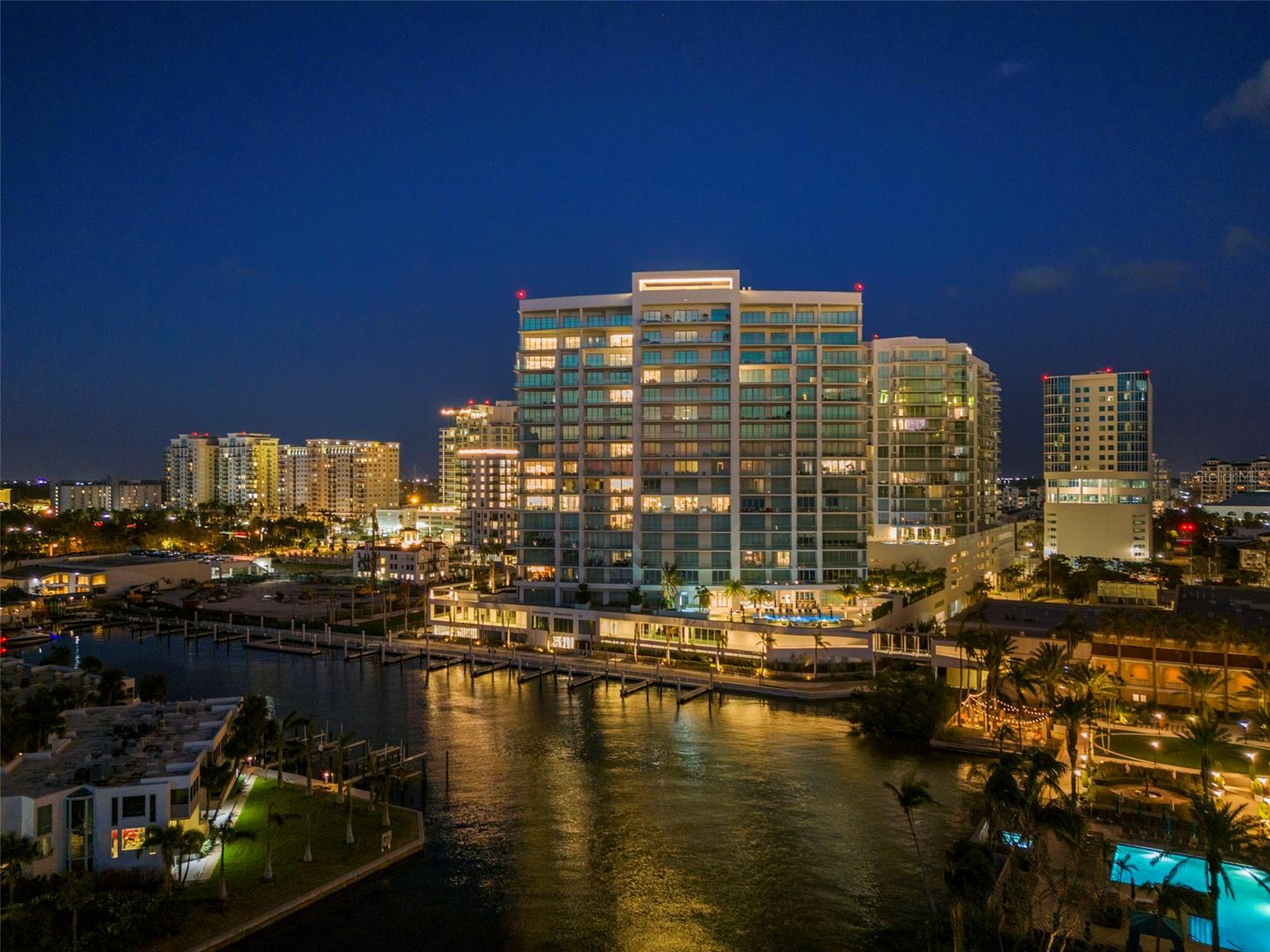 RITZ CARLTON RESIDENCES - Residential