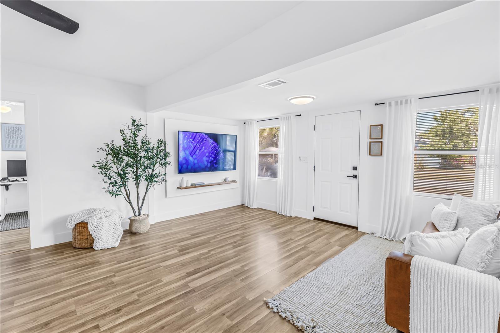 LINNWOOD PARK - Residential