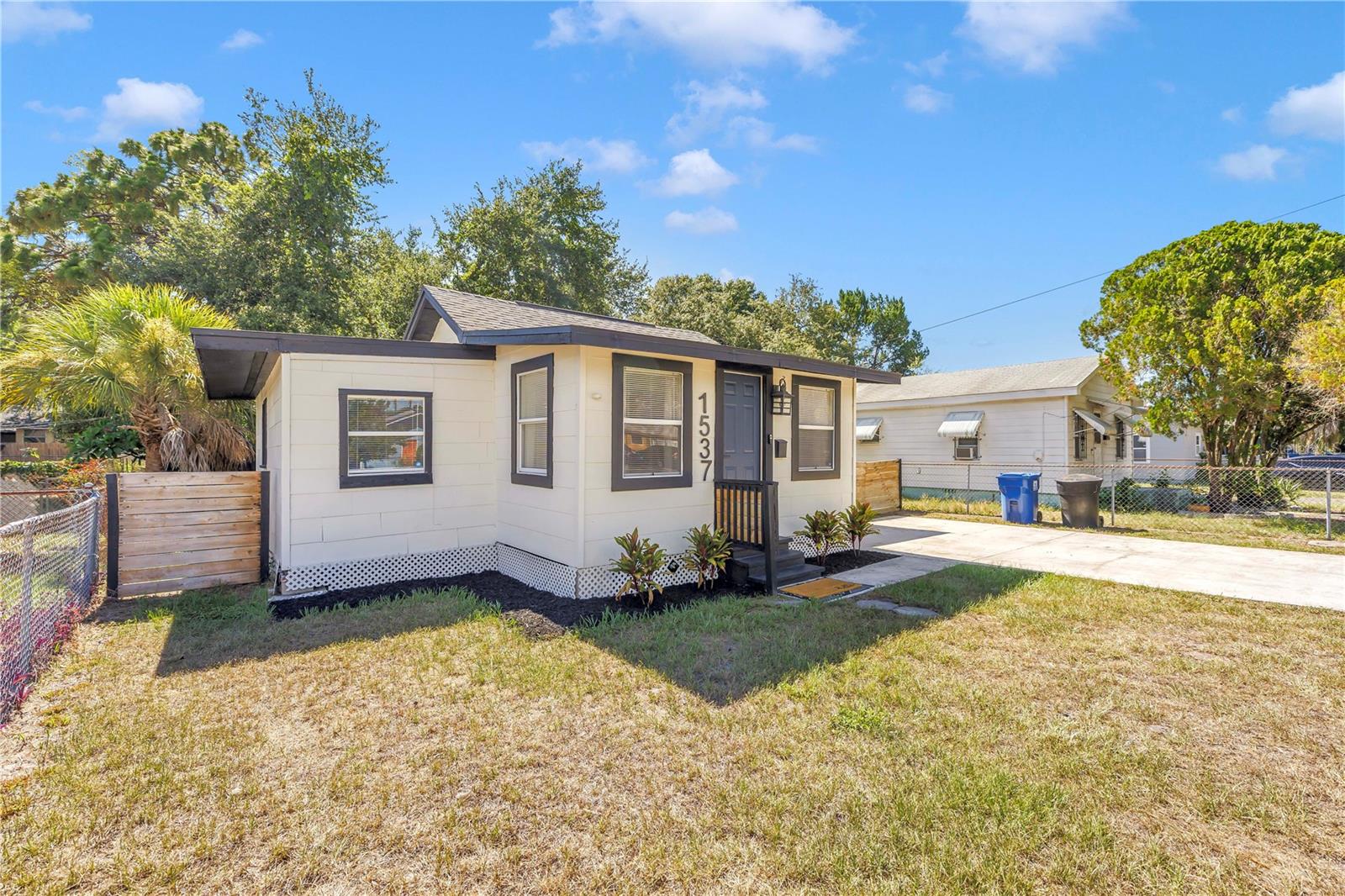 LINNWOOD PARK - Residential