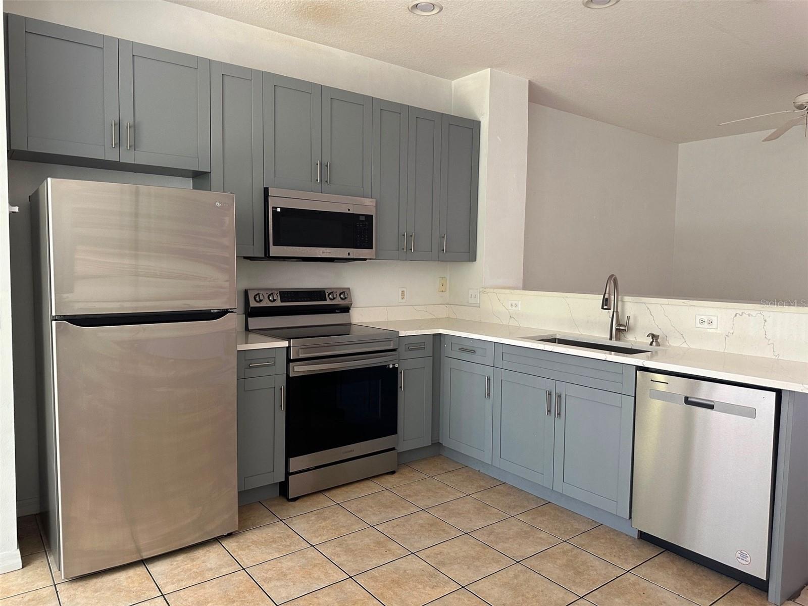 PARADISE CAY - Residential Lease