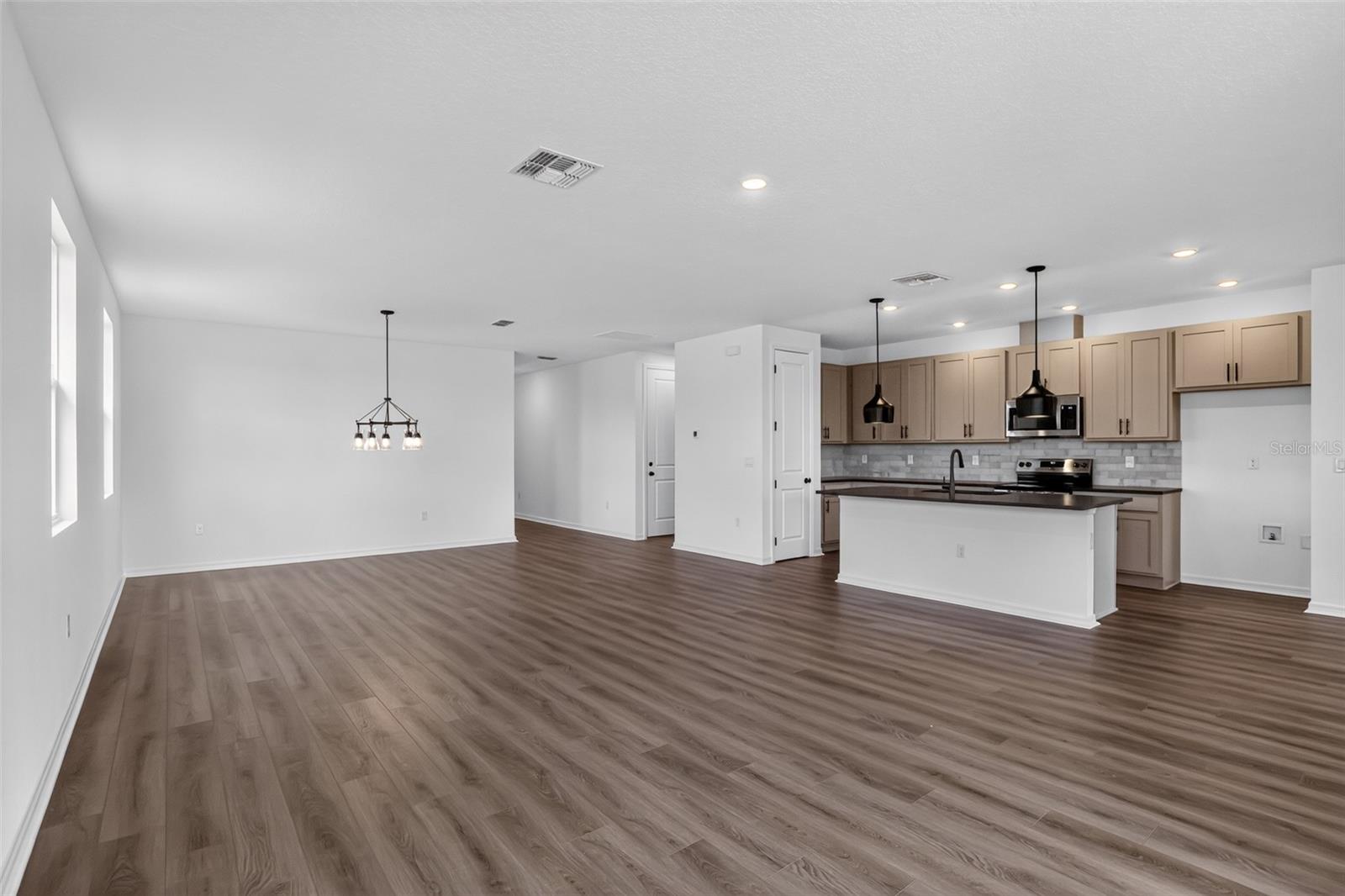 TRAILSIDE - Residential
