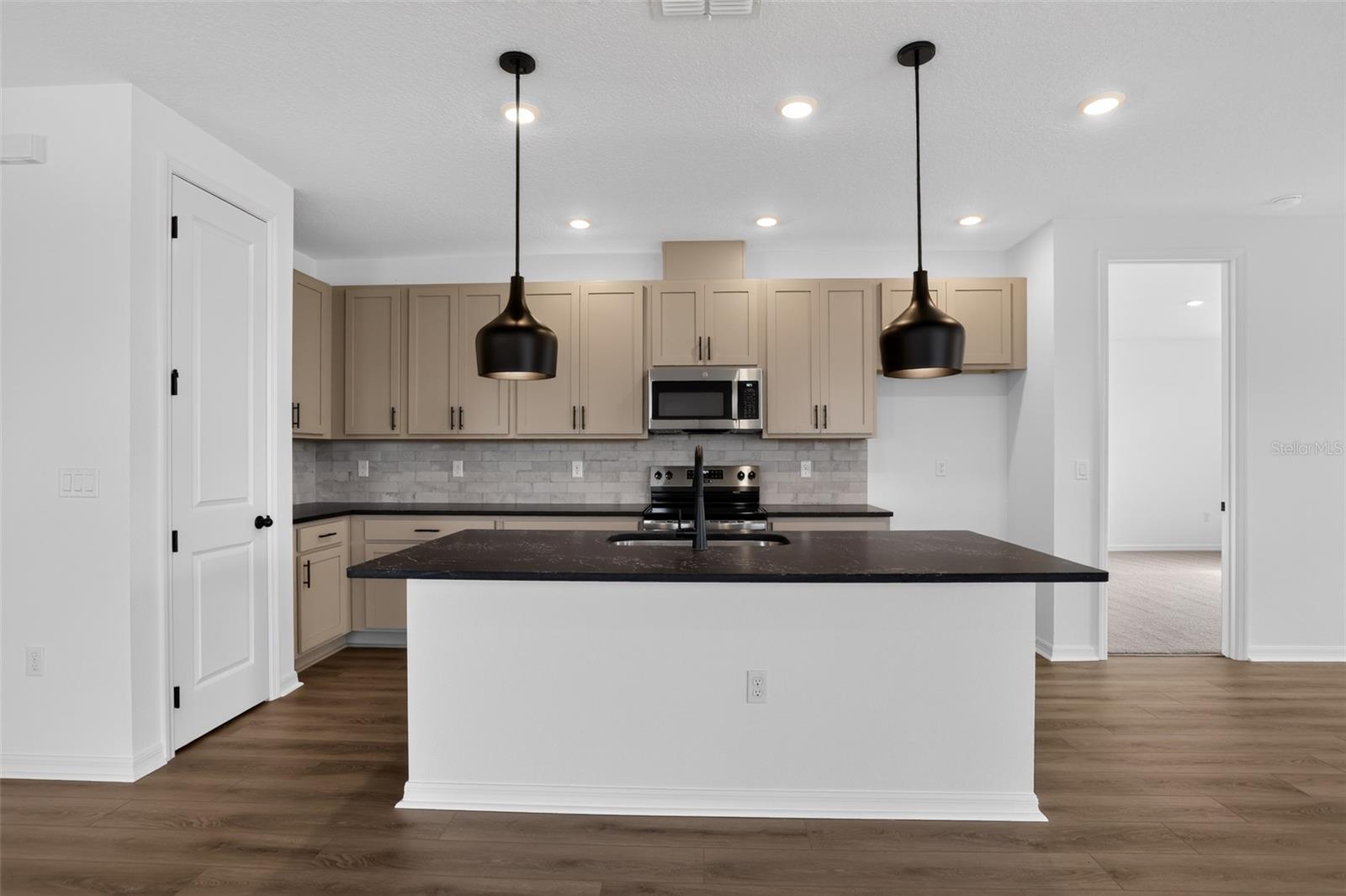 TRAILSIDE - Residential