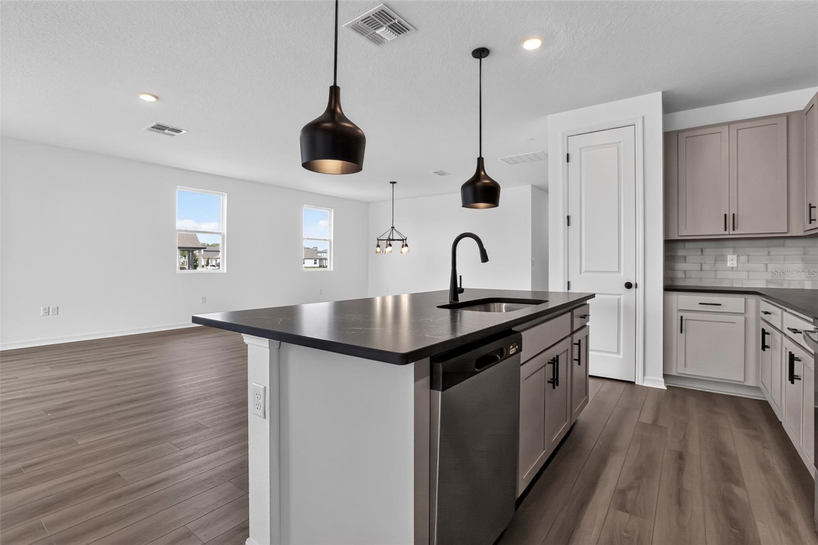TRAILSIDE - Residential