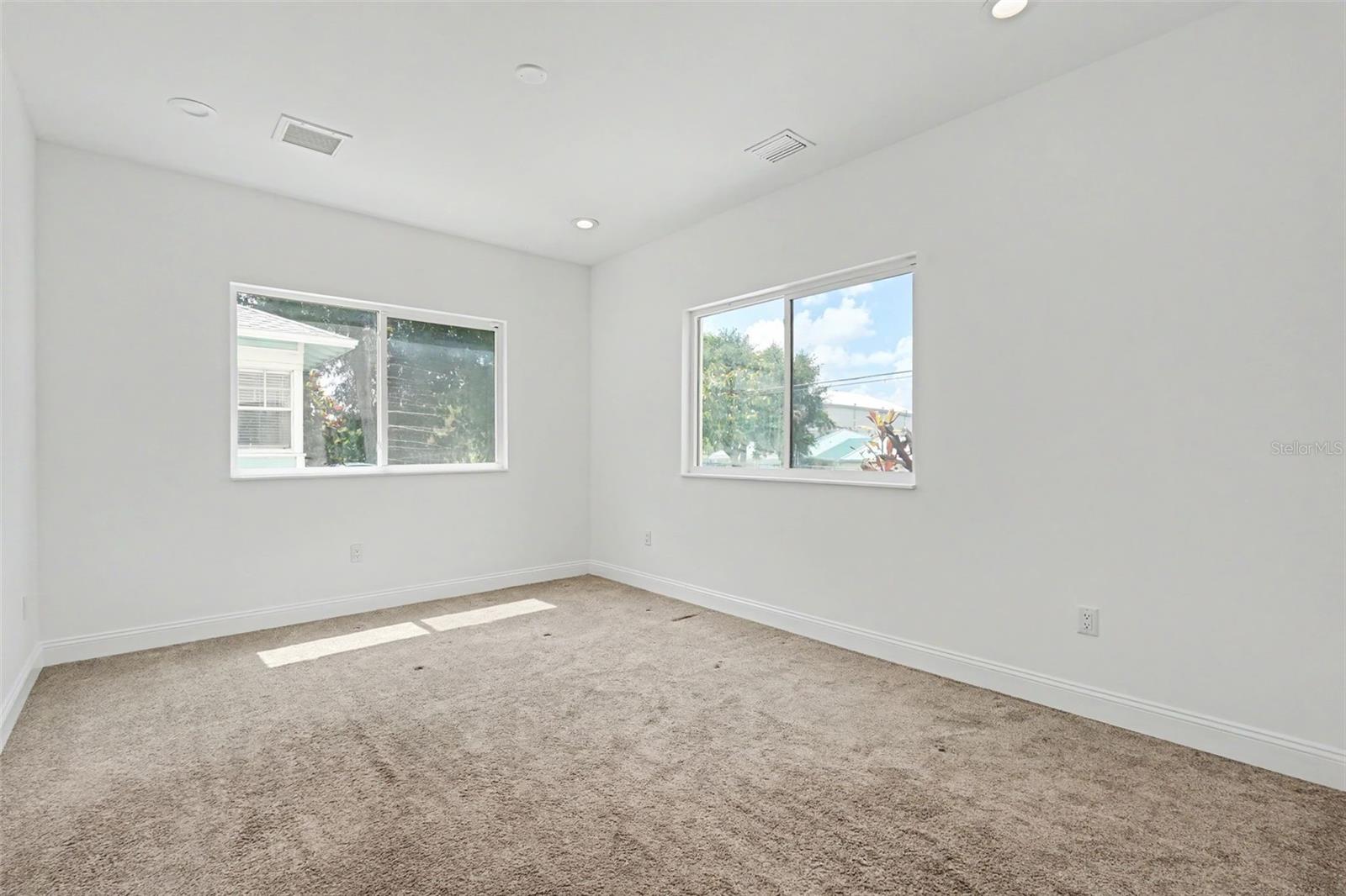 OAK VILLA SUB - Residential