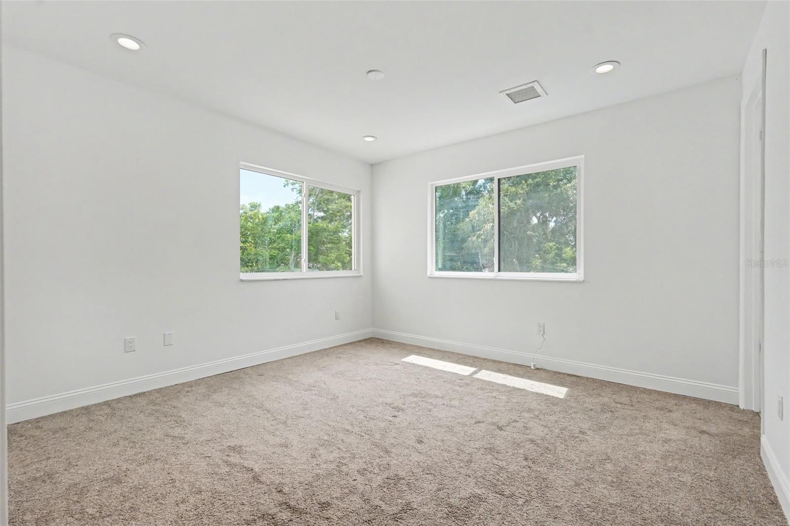 OAK VILLA SUB - Residential