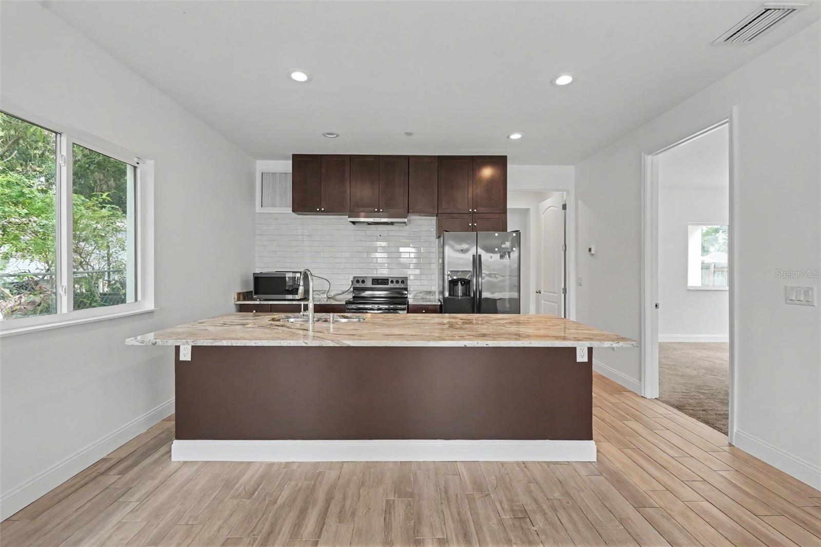 OAK VILLA SUB - Residential