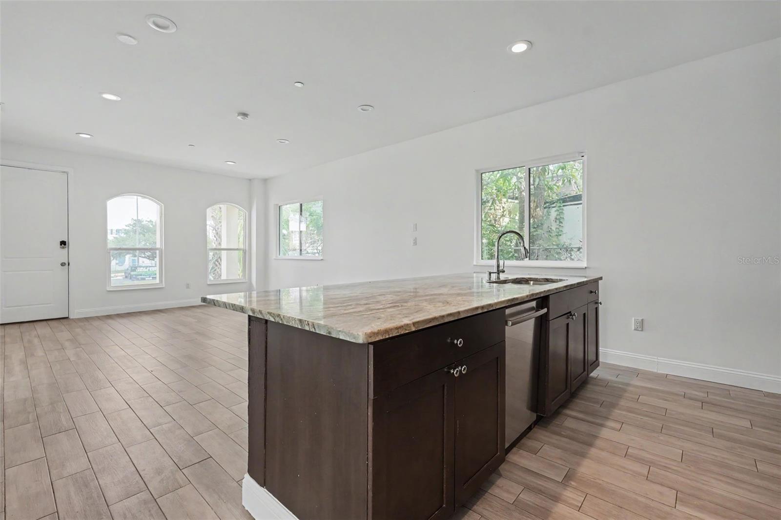 OAK VILLA SUB - Residential