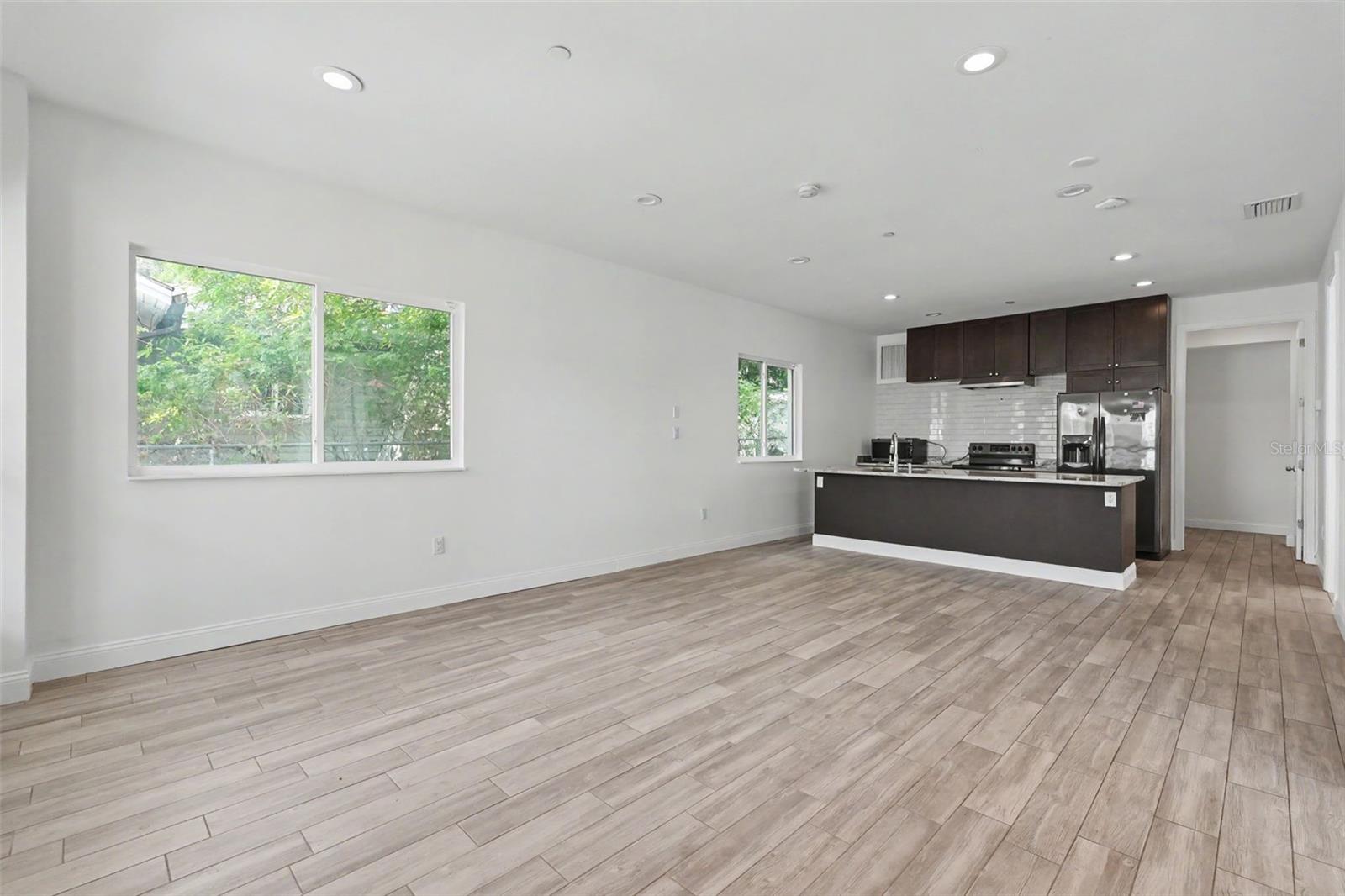 OAK VILLA SUB - Residential