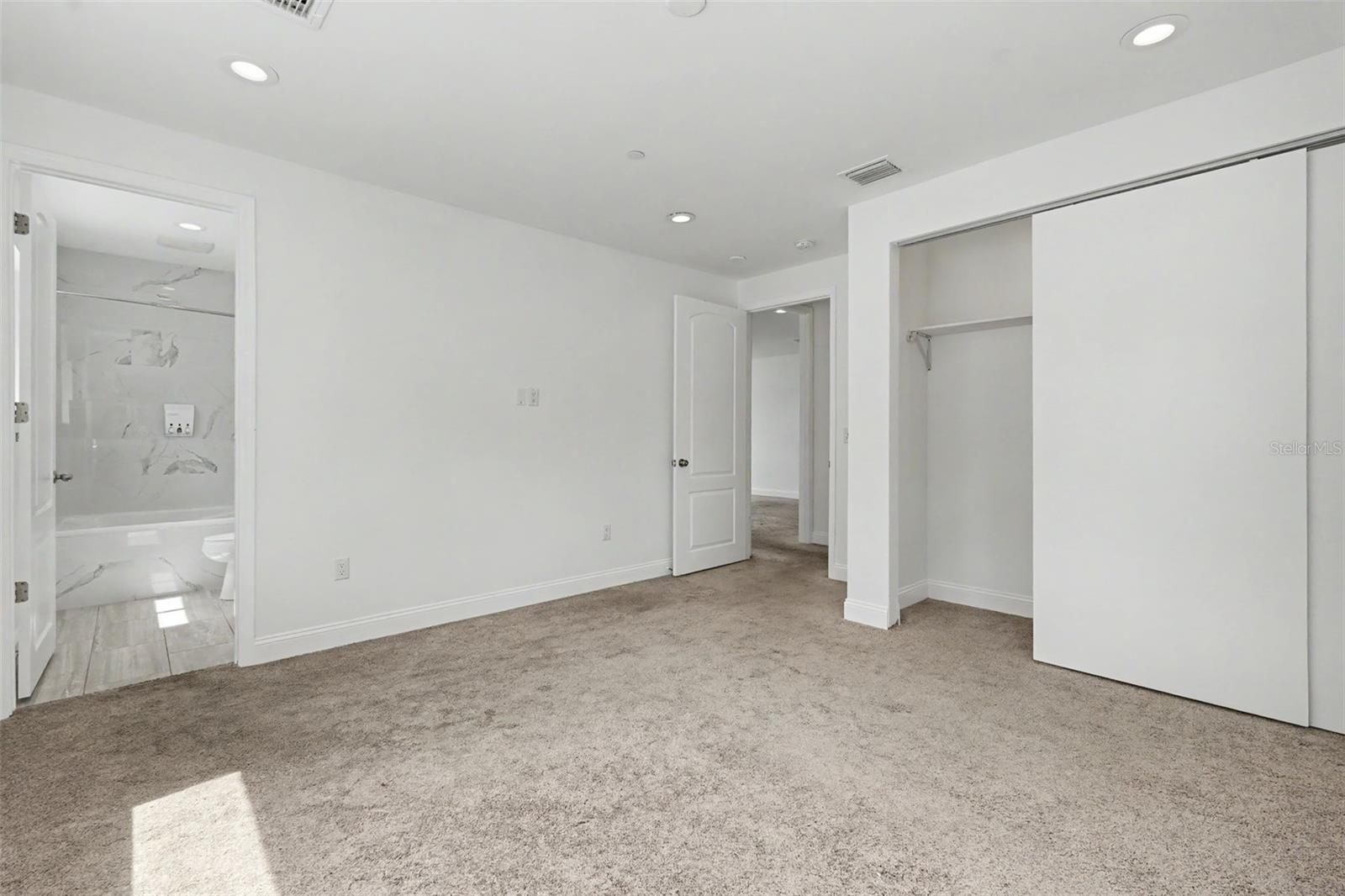 OAK VILLA SUB - Residential