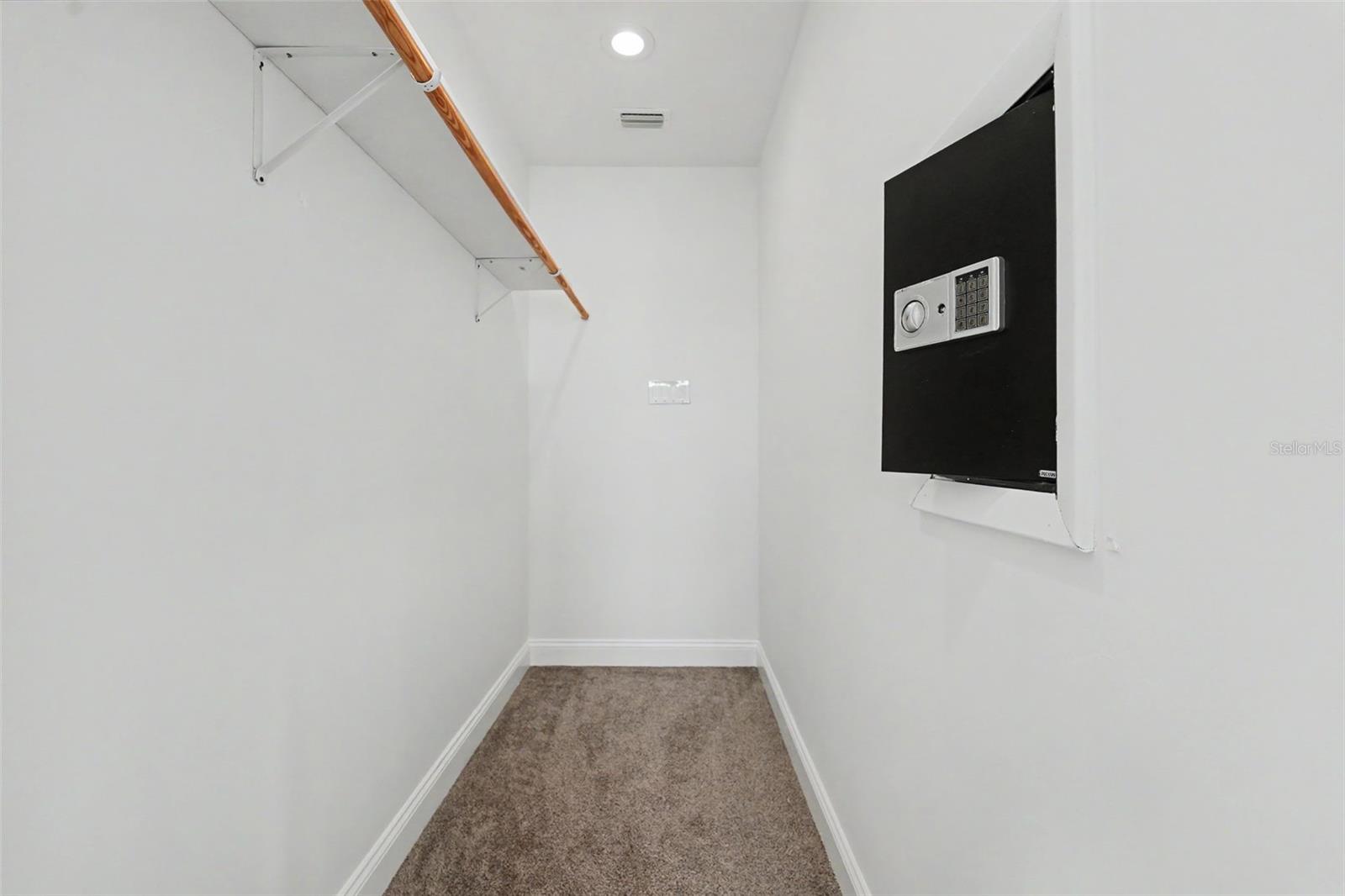 OAK VILLA SUB - Residential