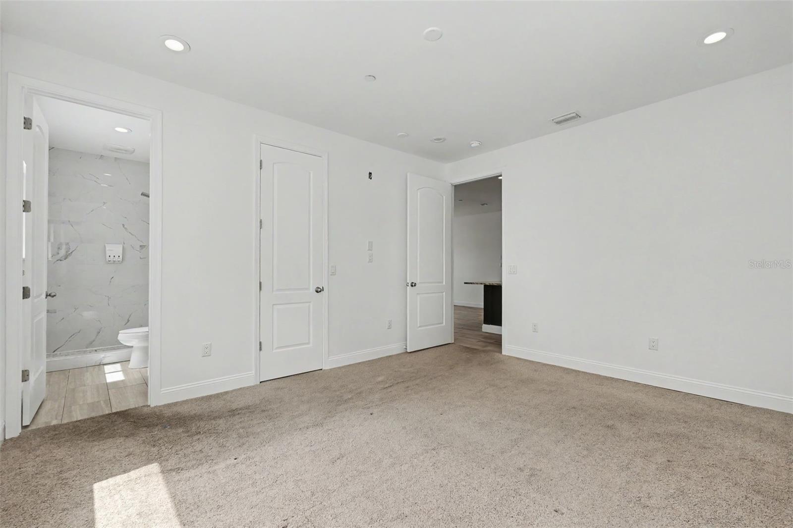 OAK VILLA SUB - Residential