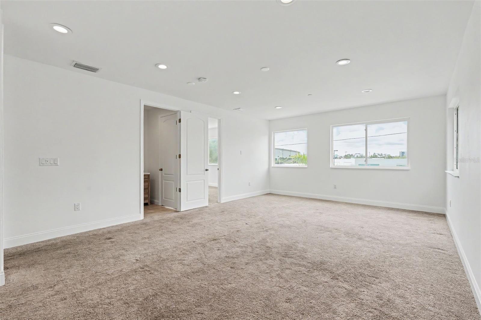 OAK VILLA SUB - Residential
