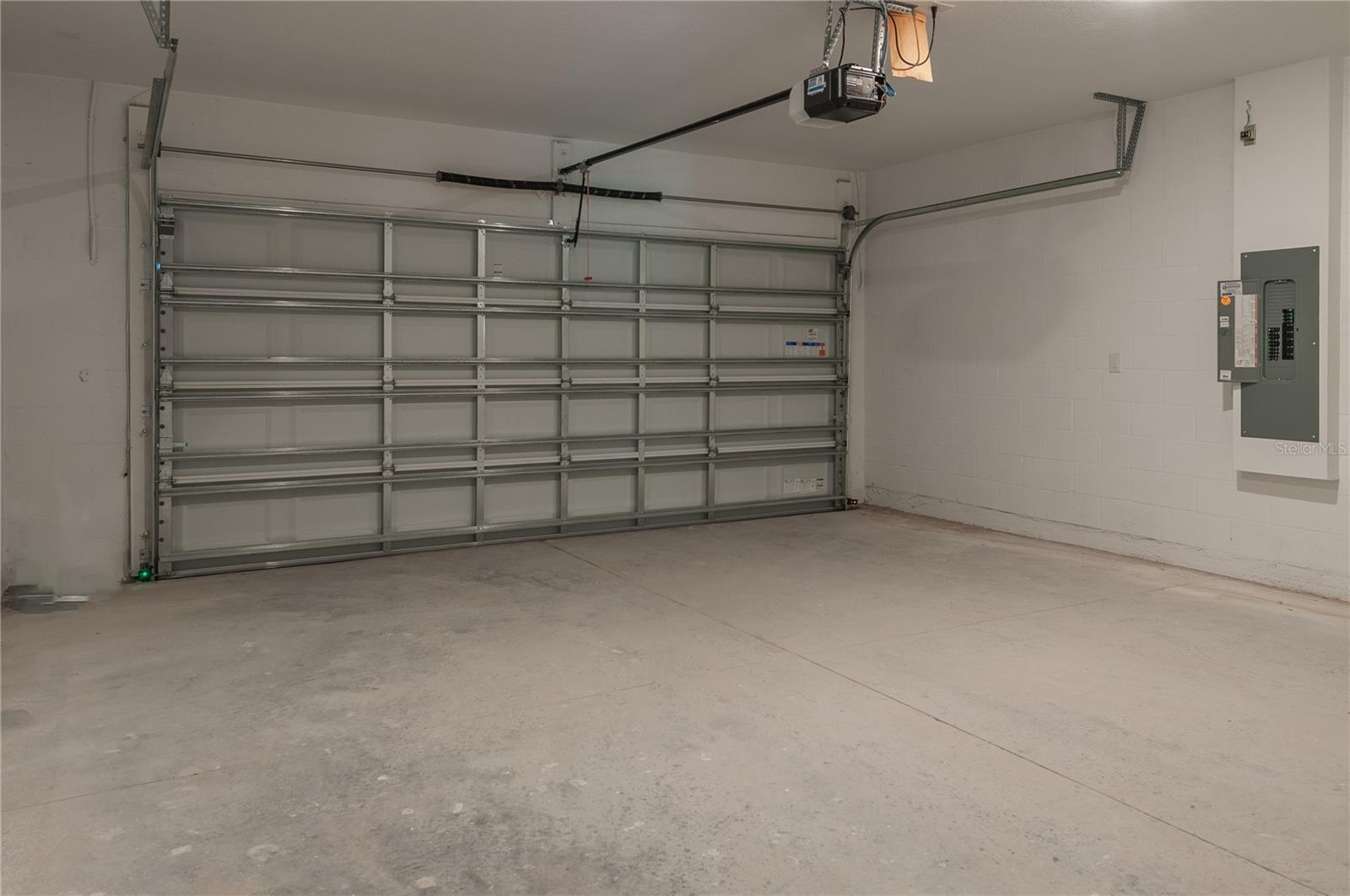 CASCADES PH 1A & 1B - Residential Lease