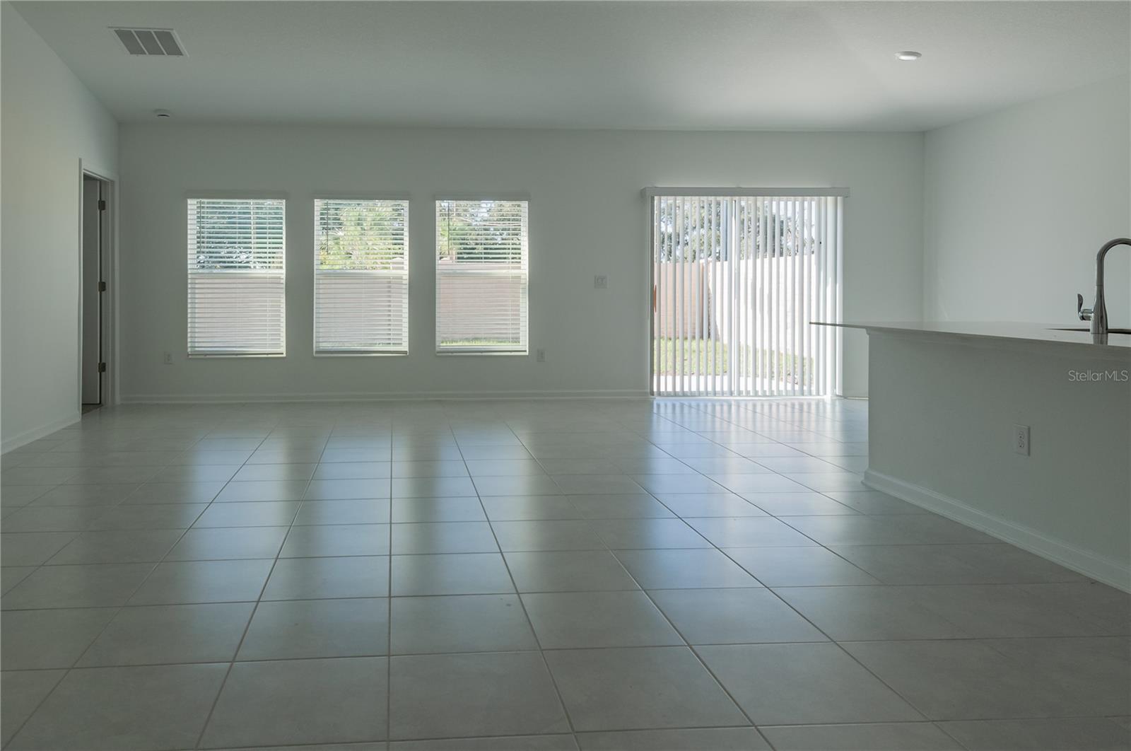 CASCADES PH 1A & 1B - Residential Lease