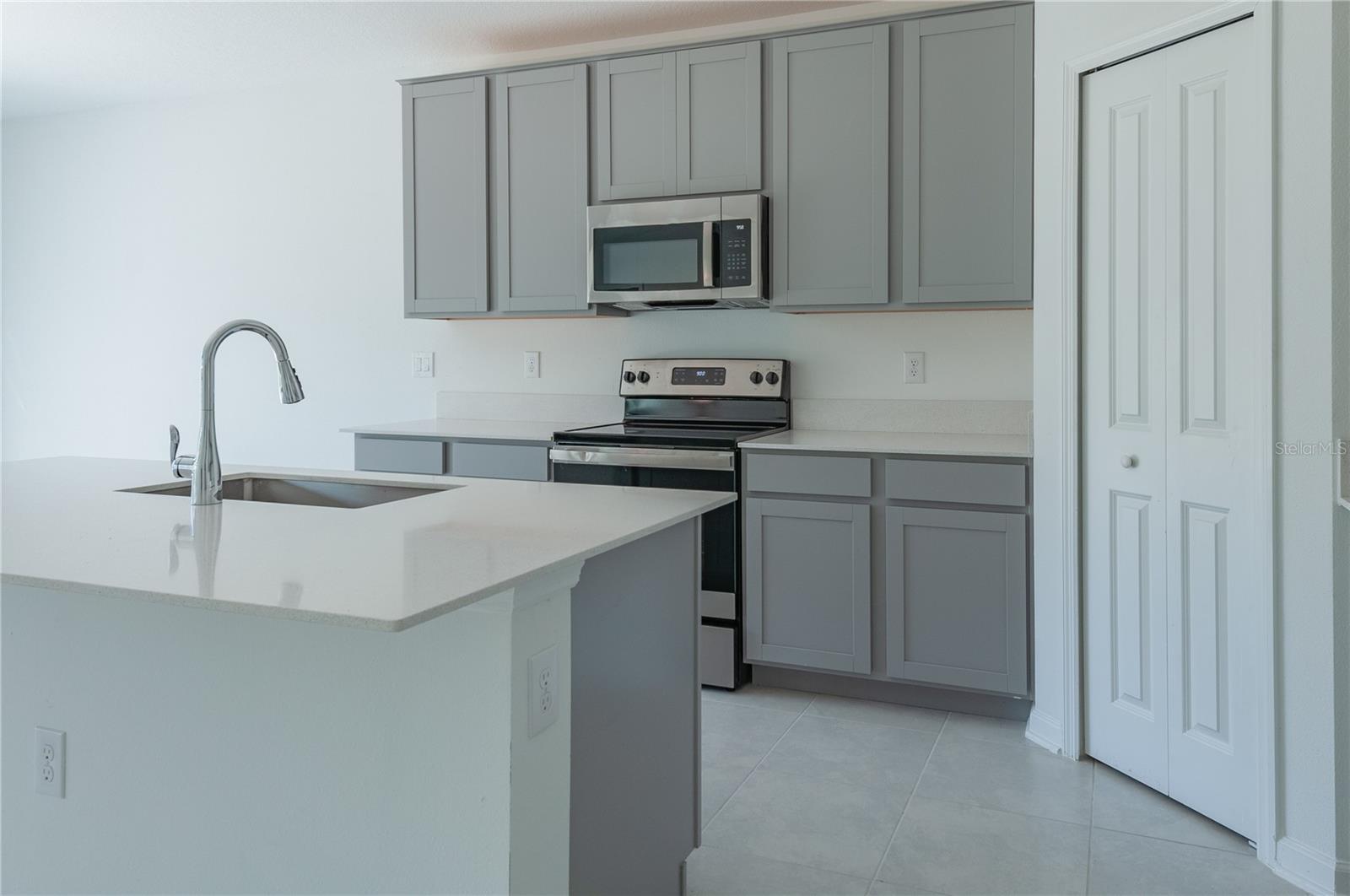 CASCADES PH 1A & 1B - Residential Lease