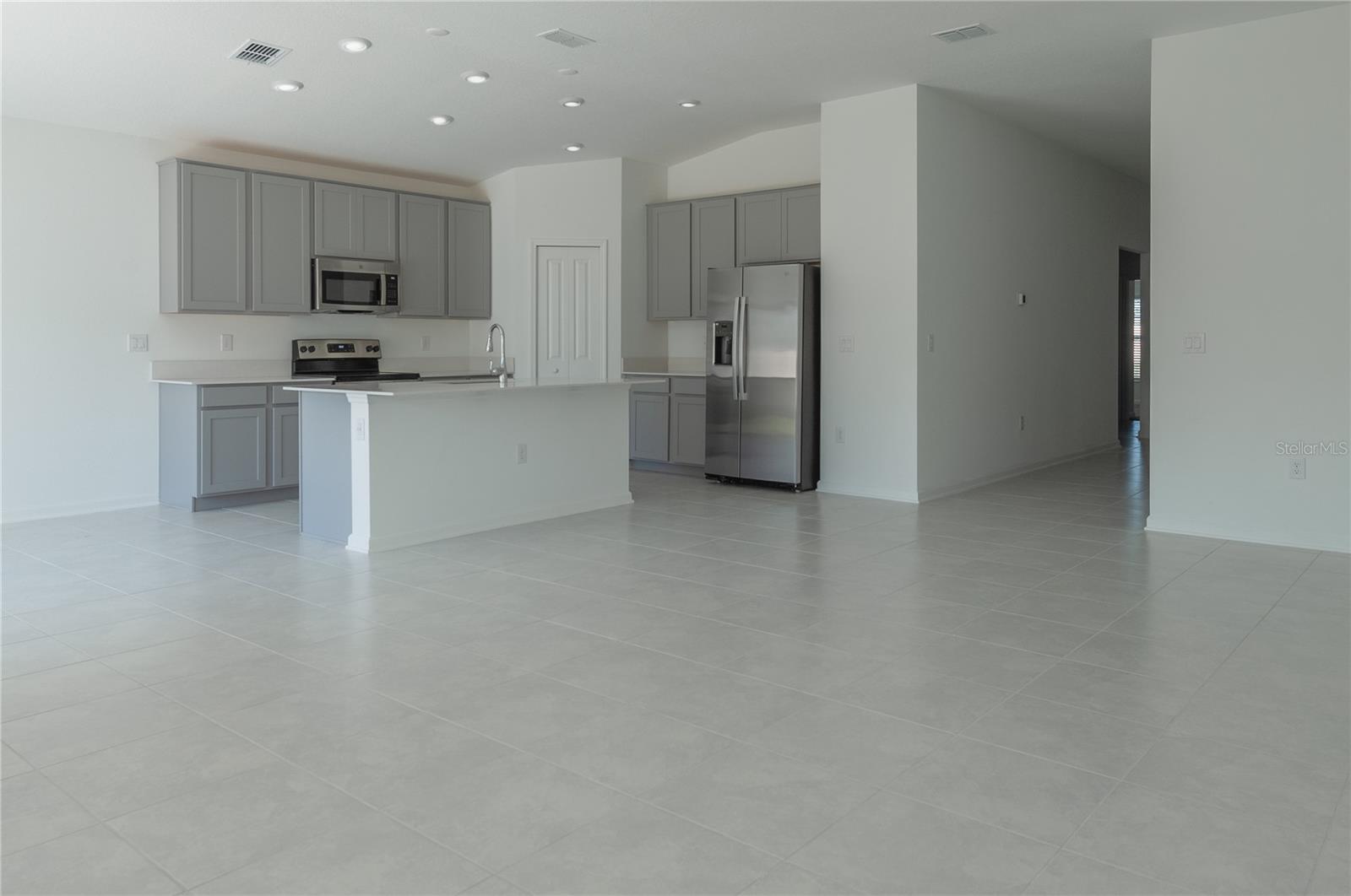 CASCADES PH 1A & 1B - Residential Lease