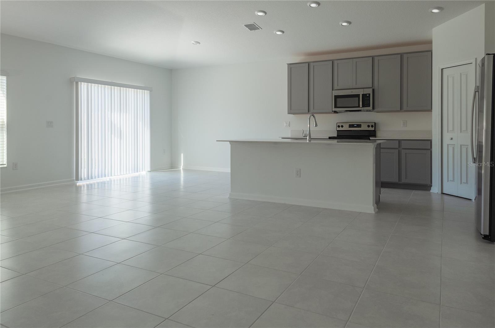 CASCADES PH 1A & 1B - Residential Lease